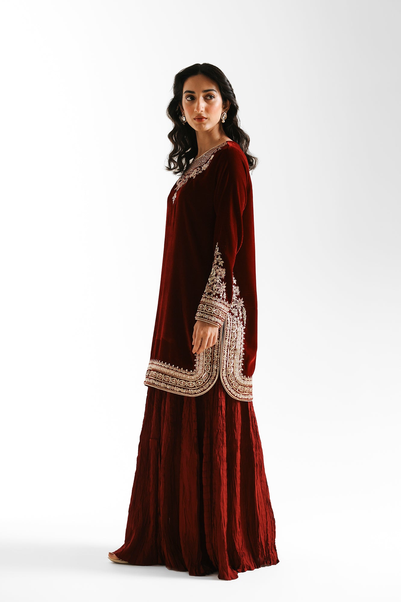 EMBROIDERED SUIT (E0962/104/414)