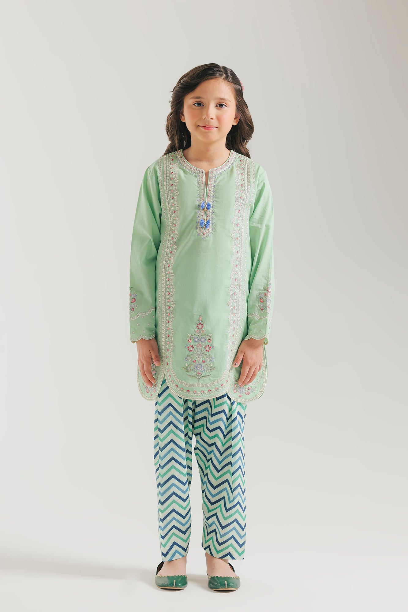 EMBROIDERED SUIT (E0965/404/126 E0965/304/126)