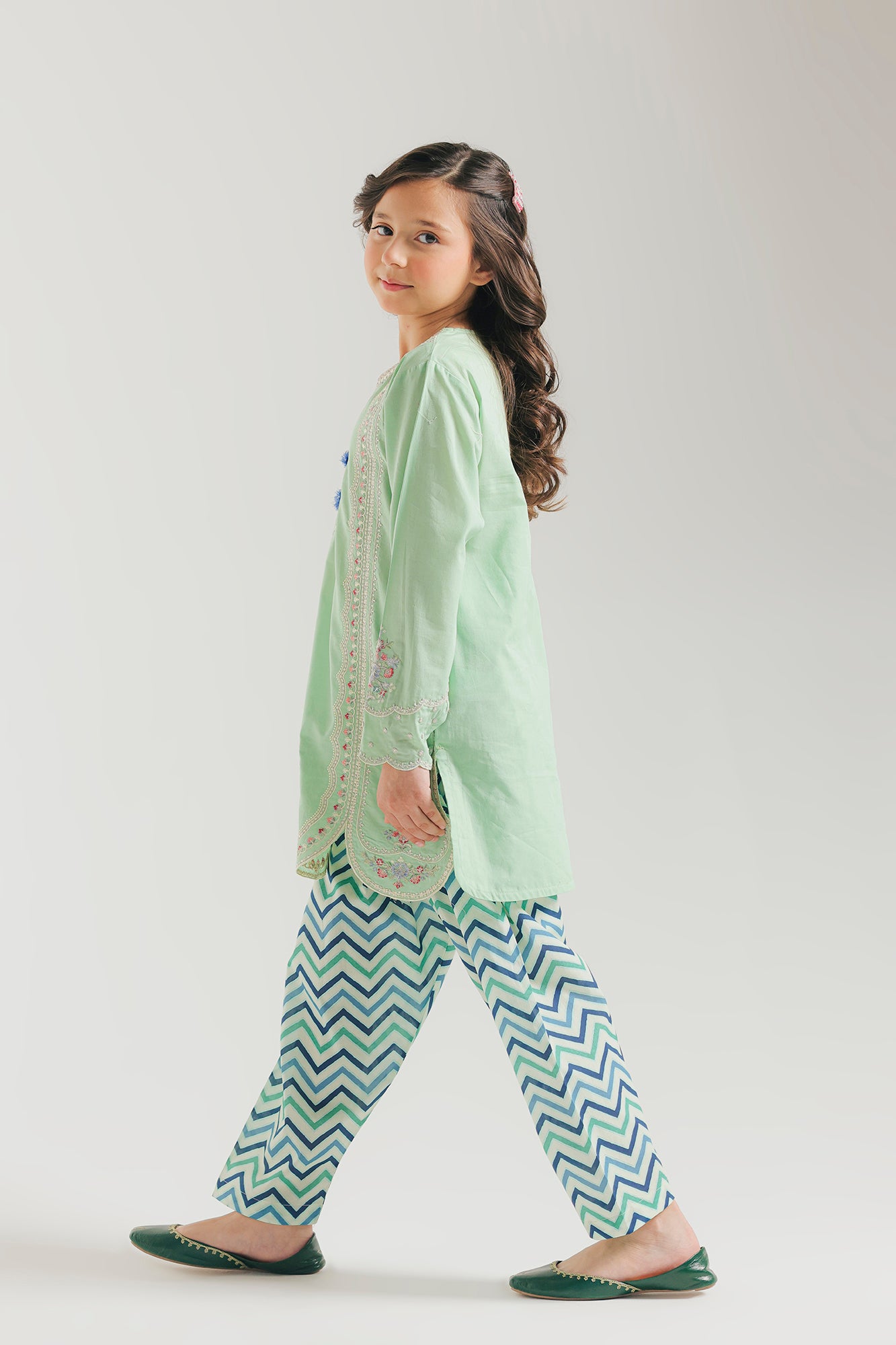 EMBROIDERED SUIT (E0965/404/126 E0965/304/126)