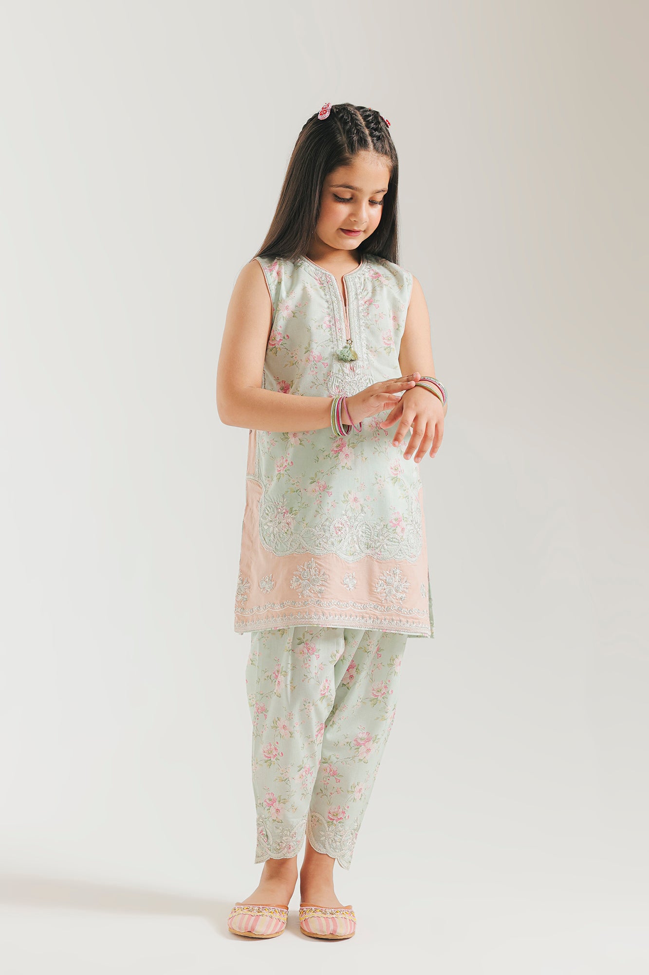 EMBROIDERED SUIT (E0966/404/720 E0966/304/720)