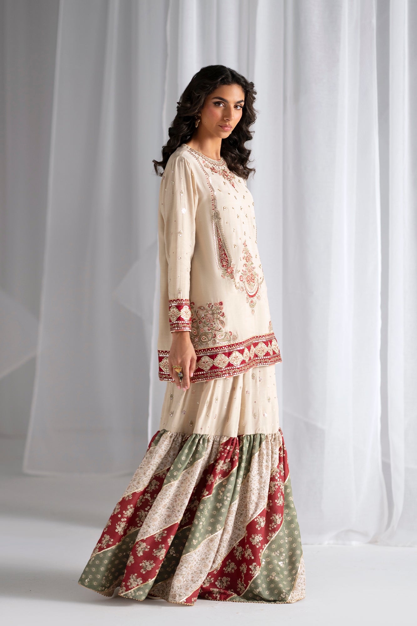 EMBROIDERED SUIT (E0967/104/006)