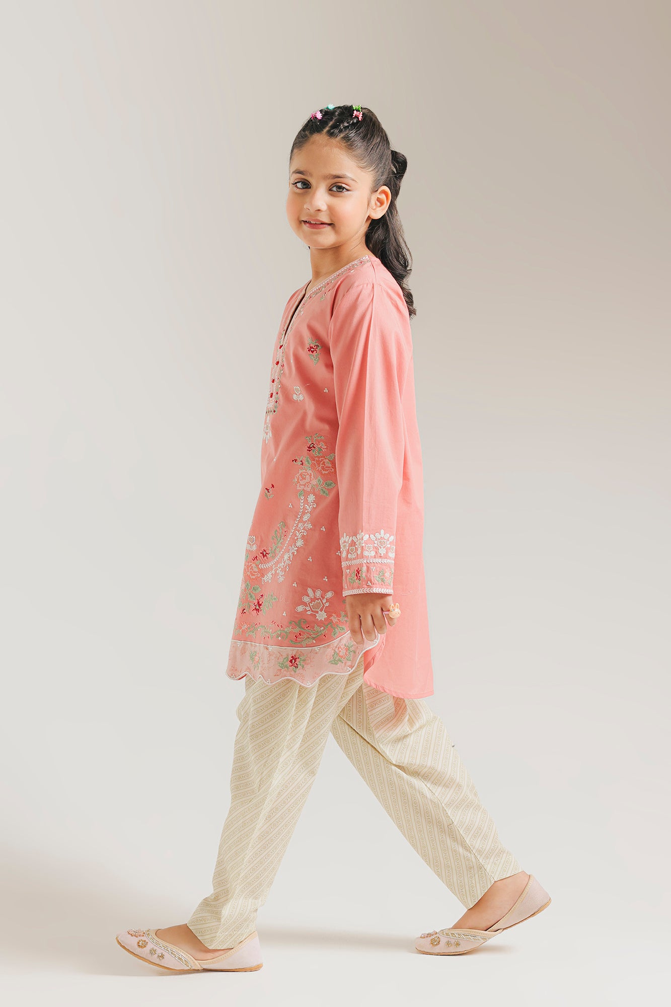 EMBROIDERED SUIT (E0982/404/314 E0982/304/314)