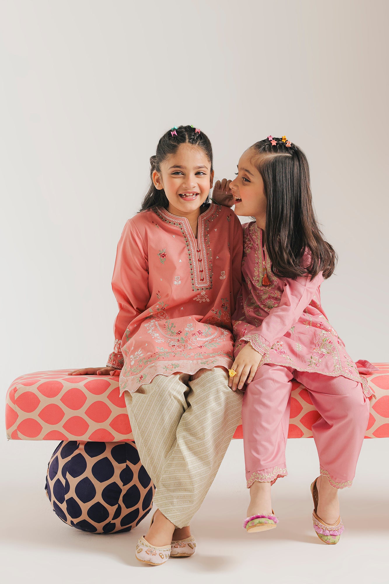 EMBROIDERED SUIT (E0982/404/314 E0982/304/314)