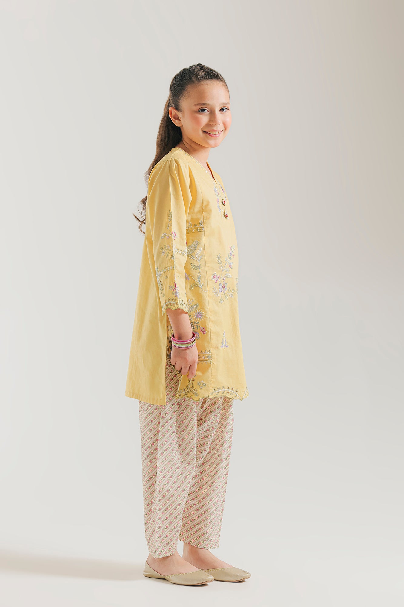 EMBROIDERED SUIT (E0991/404/226 E0991/304/226)