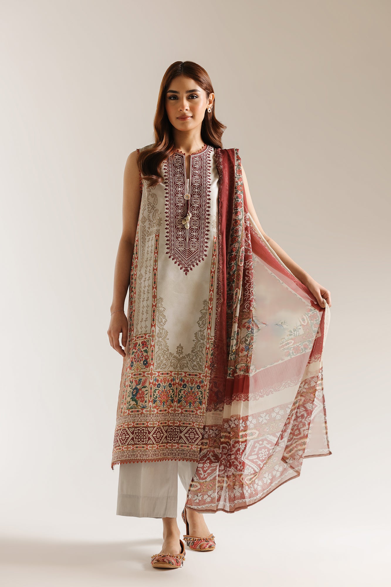 EMBROIDERED SUIT (E1000/203/403)