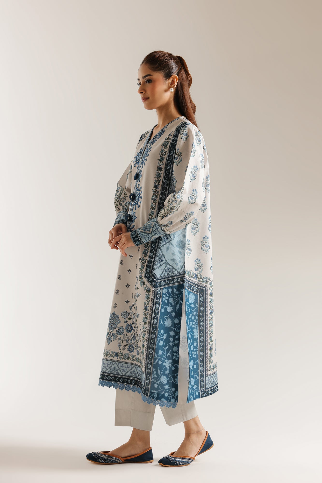 EMBROIDERED SUIT (E1001/203/604)