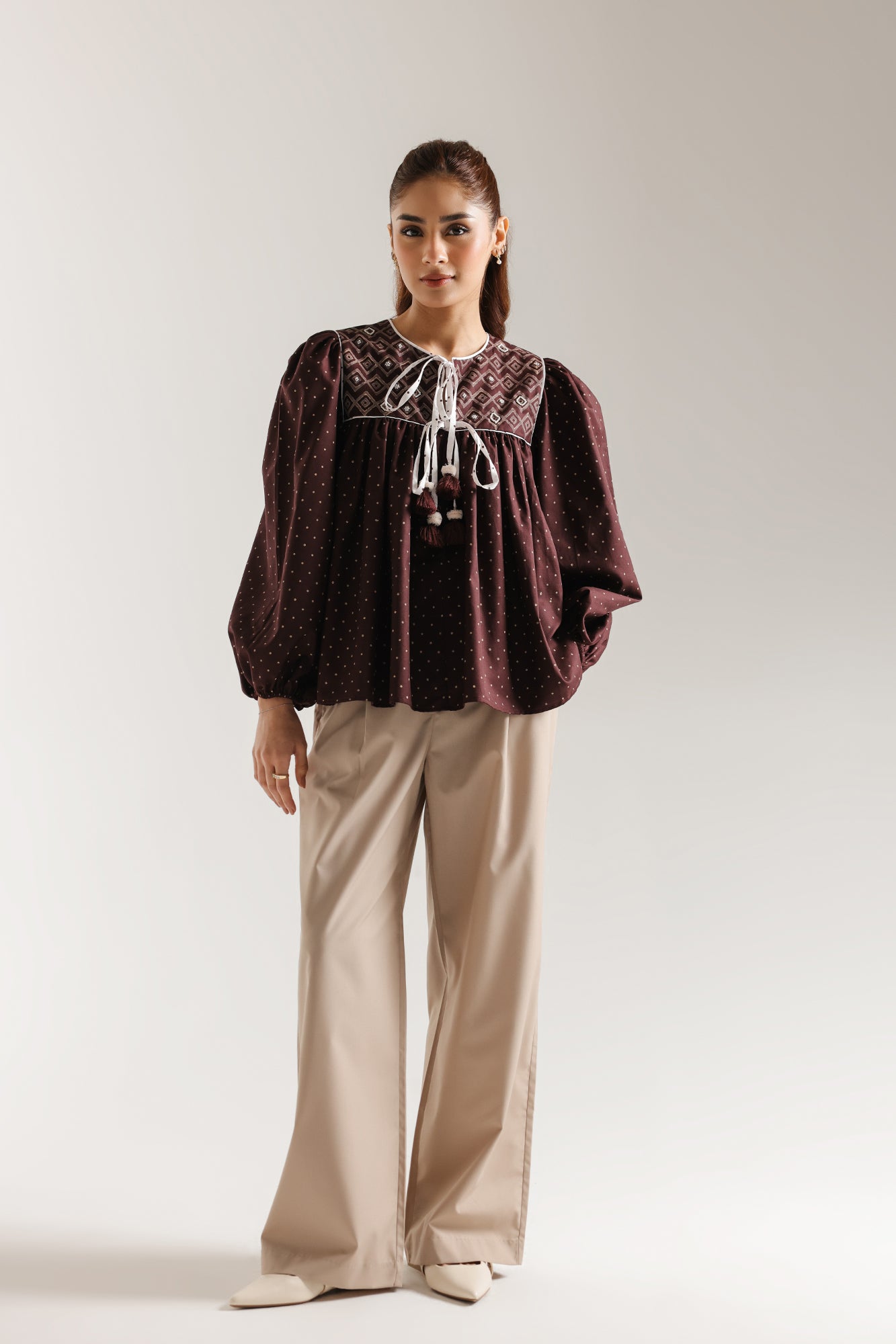 EMBROIDERED TOP (E1005/101/516)