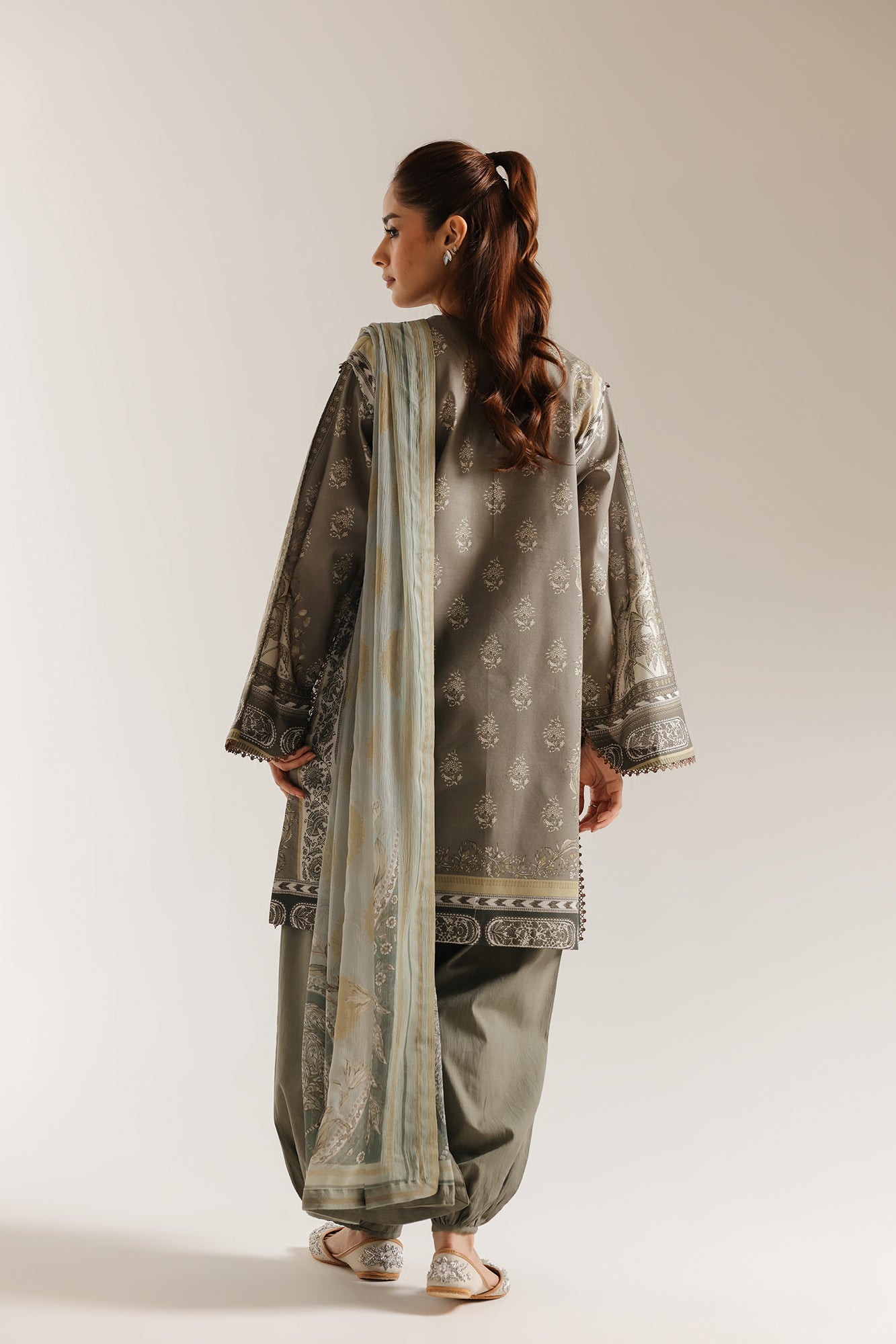 EMBROIDERED SUIT (E1006/203/119)