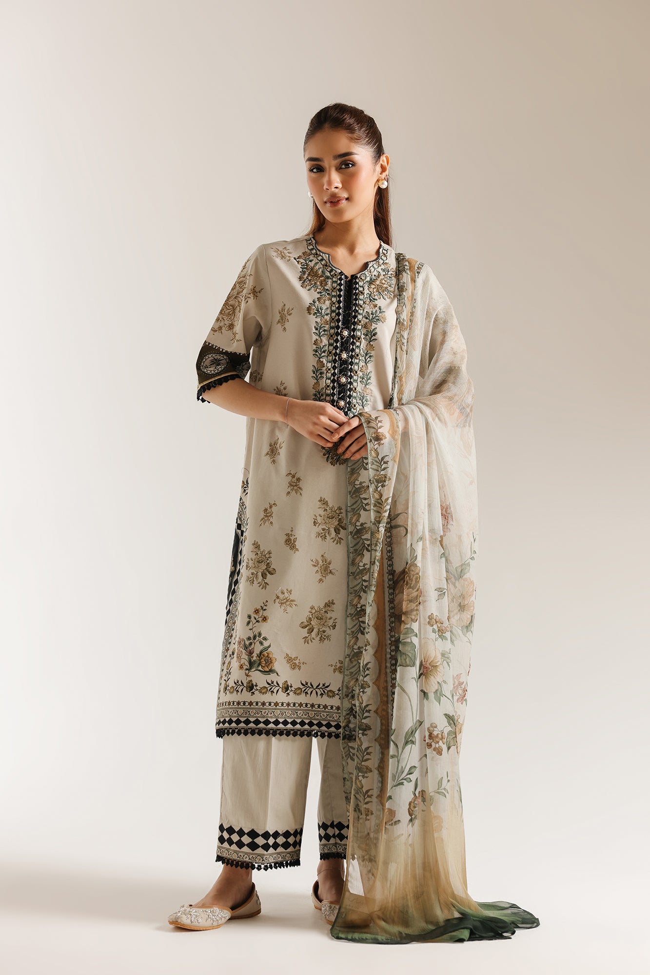 EMBROIDERED SUIT (E1009/203/006)