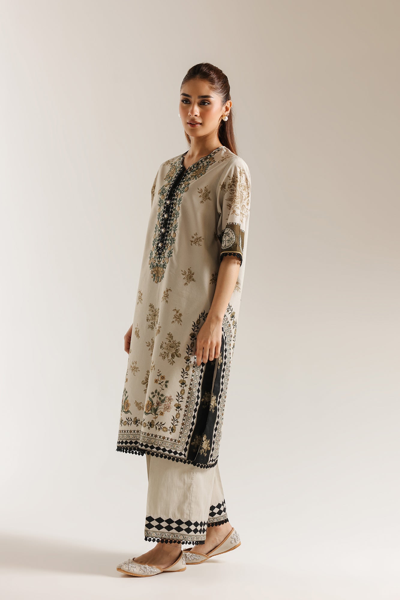 EMBROIDERED SUIT (E1009/203/006)