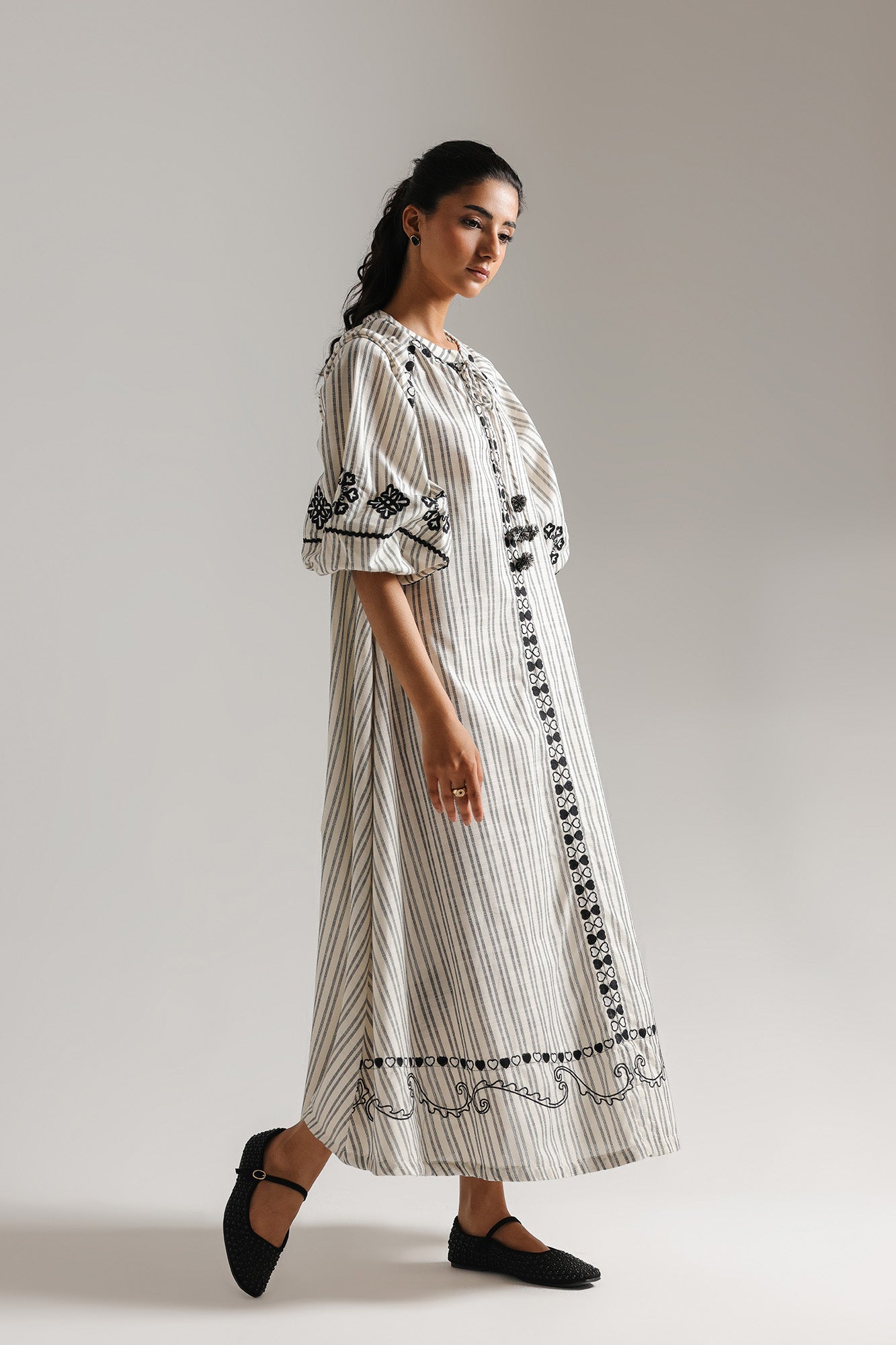 EMBROIDERED DRESS (E1010/101/005)