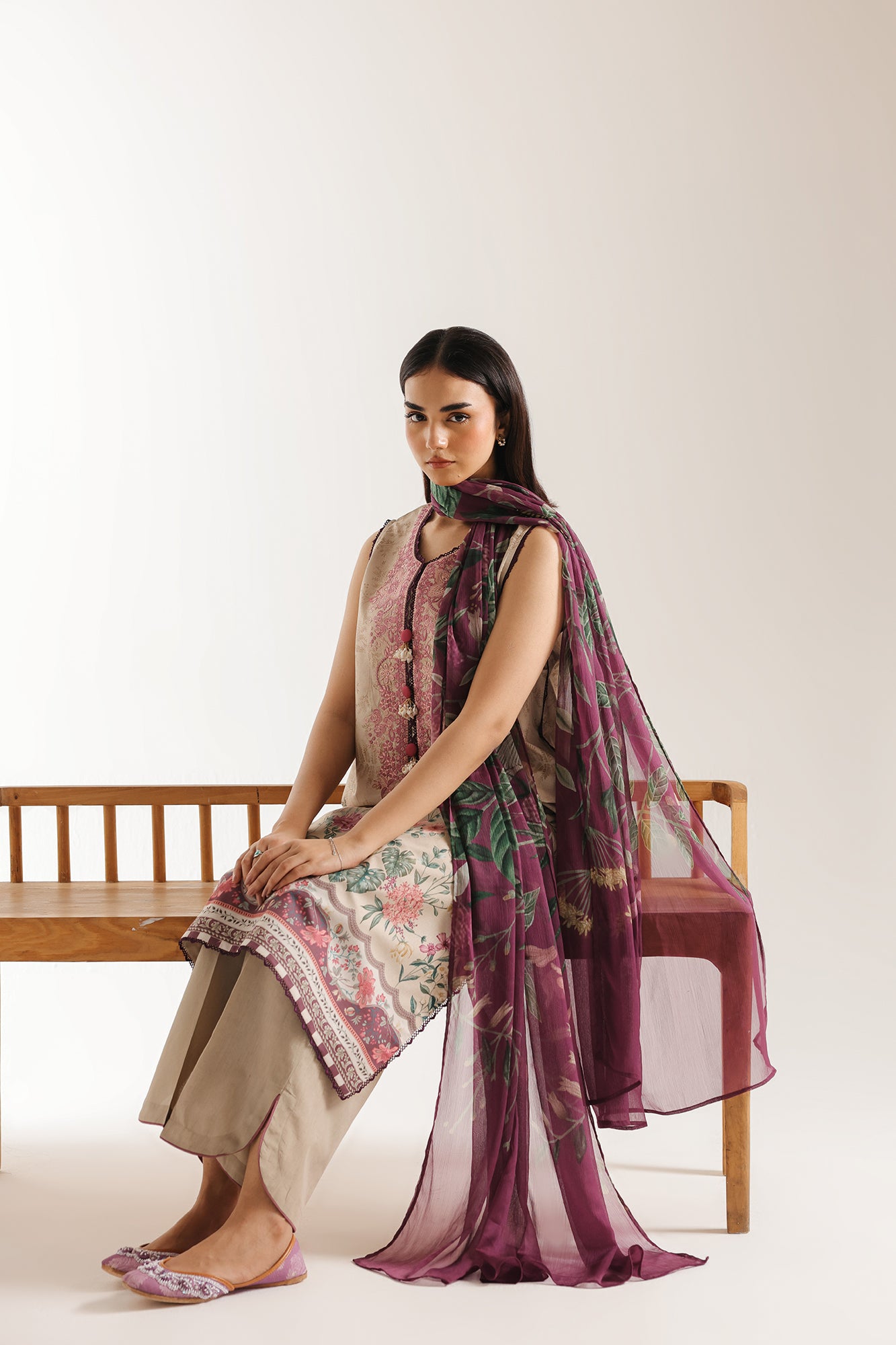 EMBROIDERED SUIT (E1011/203/007)