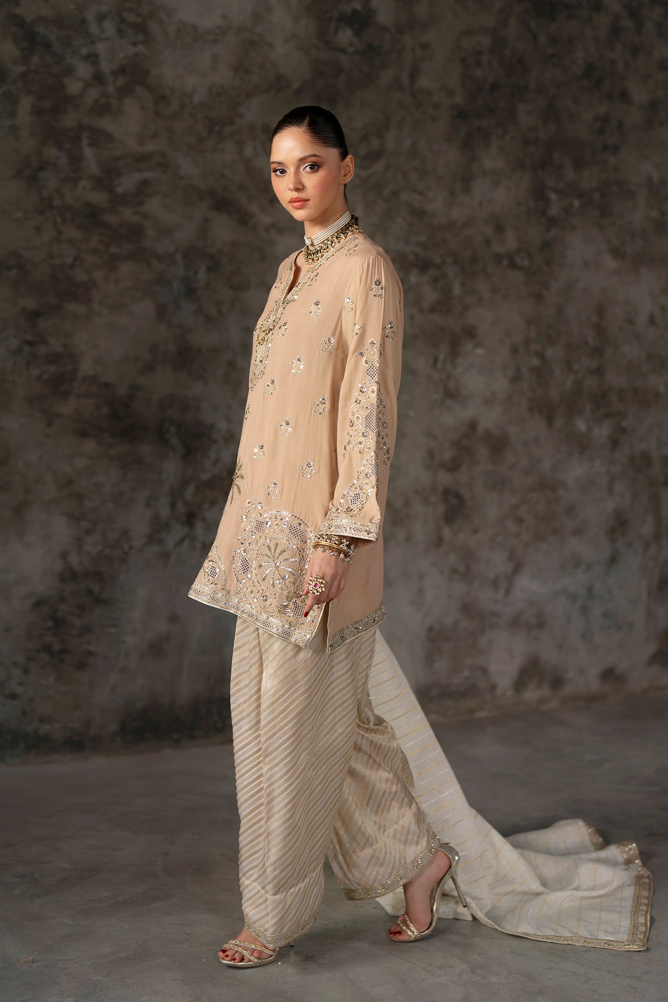 EMBROIDERED SUIT (E1012/104/113)