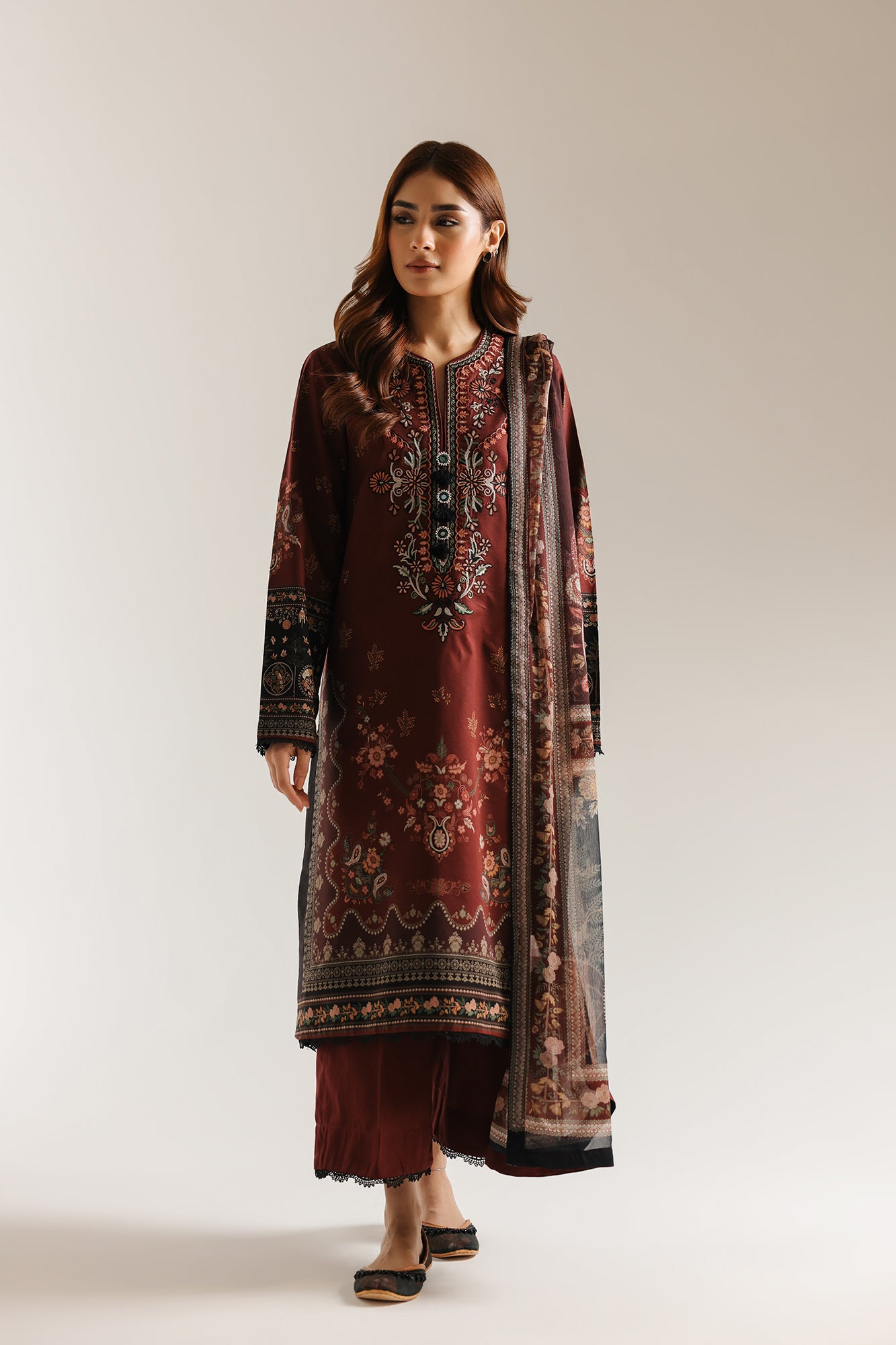 EMBROIDERED SUIT (E1012/203/319)