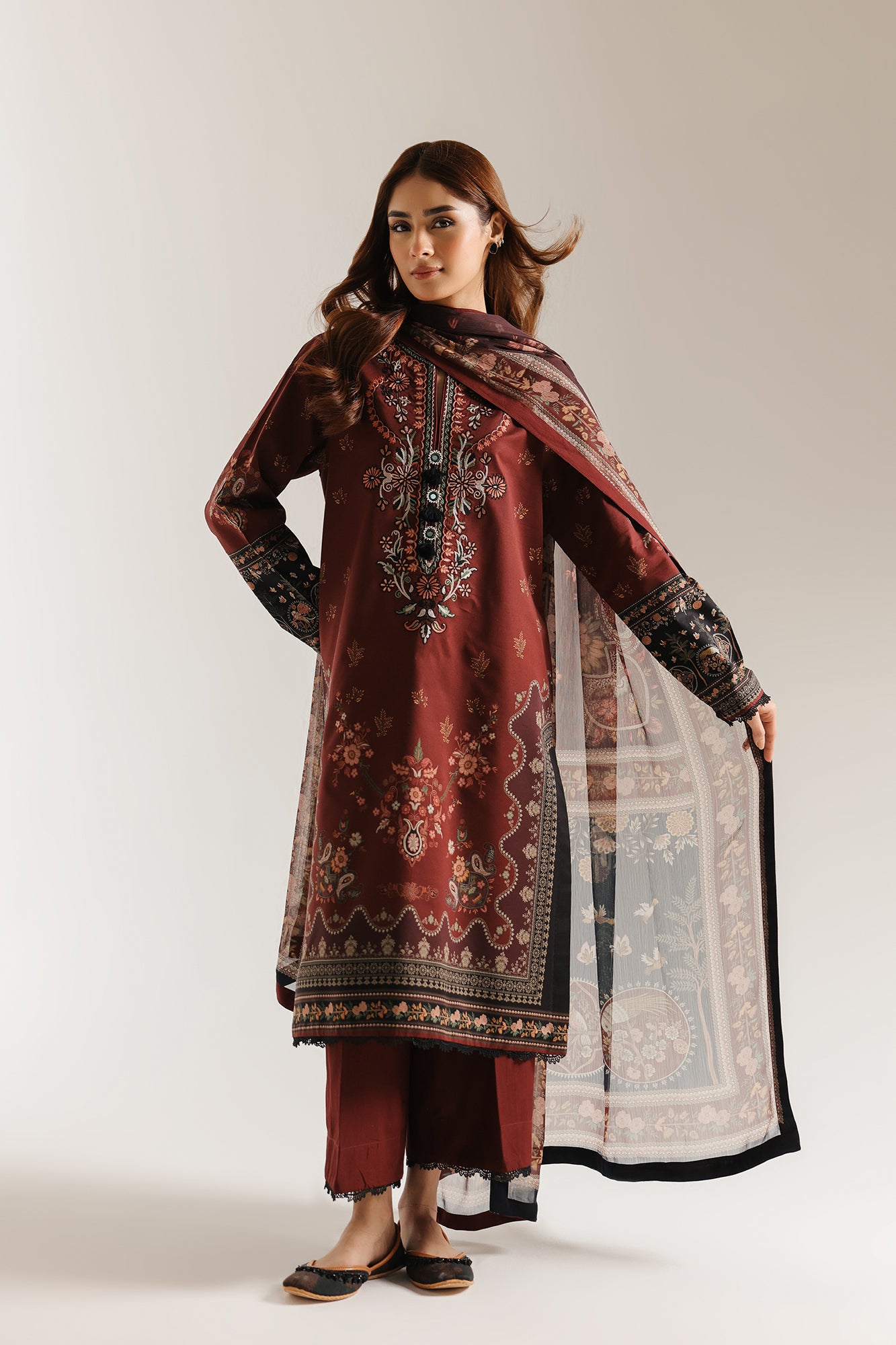 EMBROIDERED SUIT (E1012/203/319)