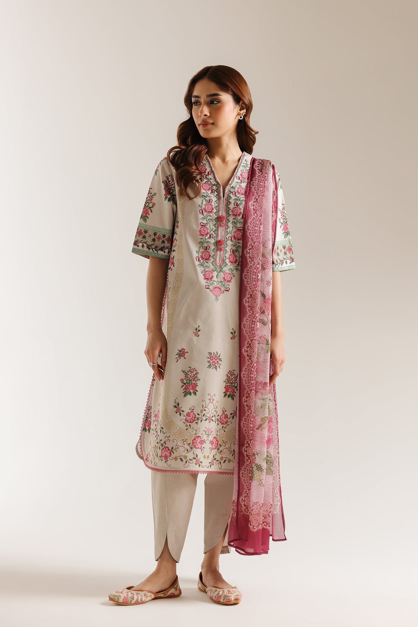 EMBROIDERED SUIT (E1015/203/524)