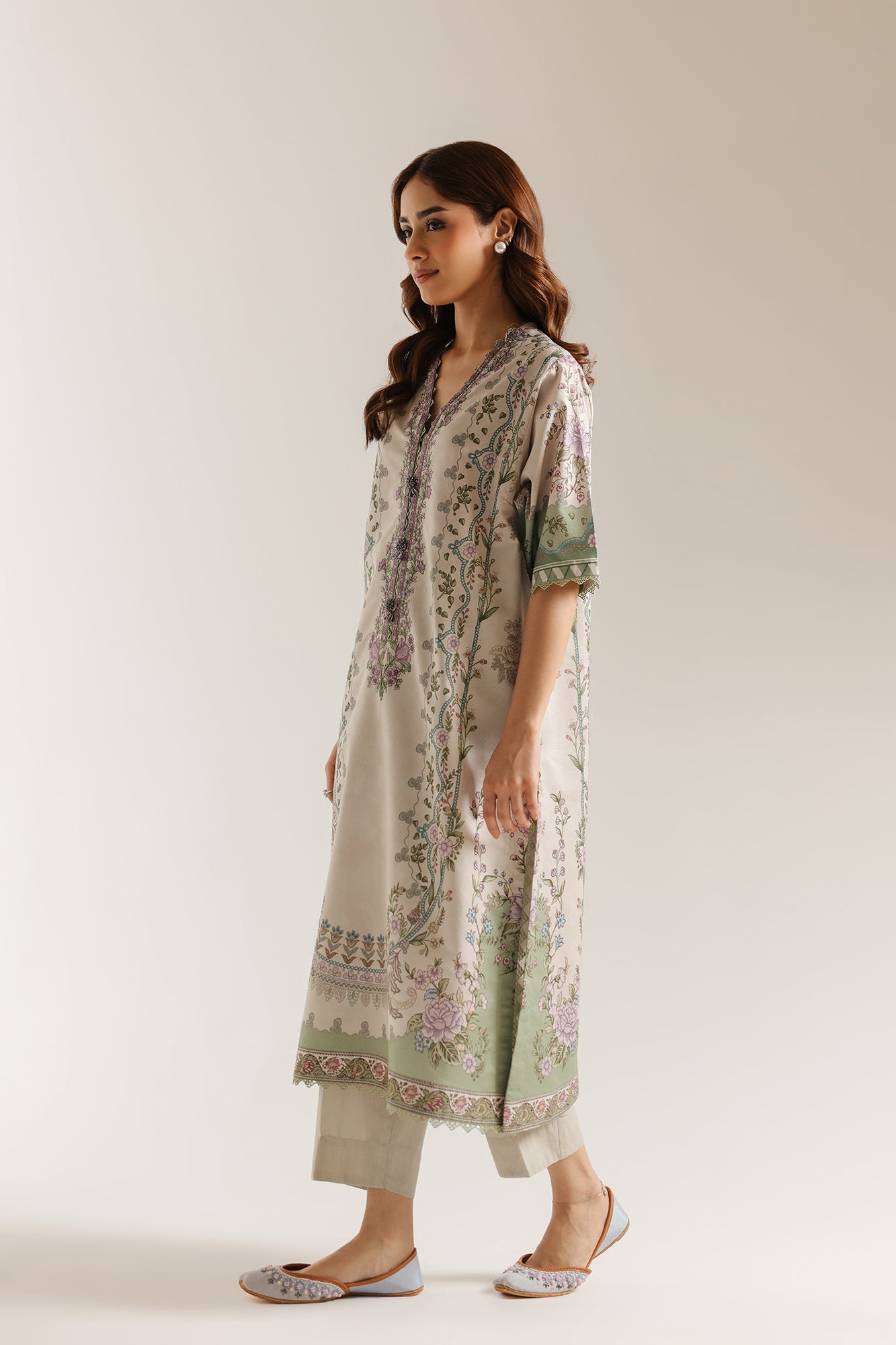 EMBROIDERED SUIT (E1017/203/127)