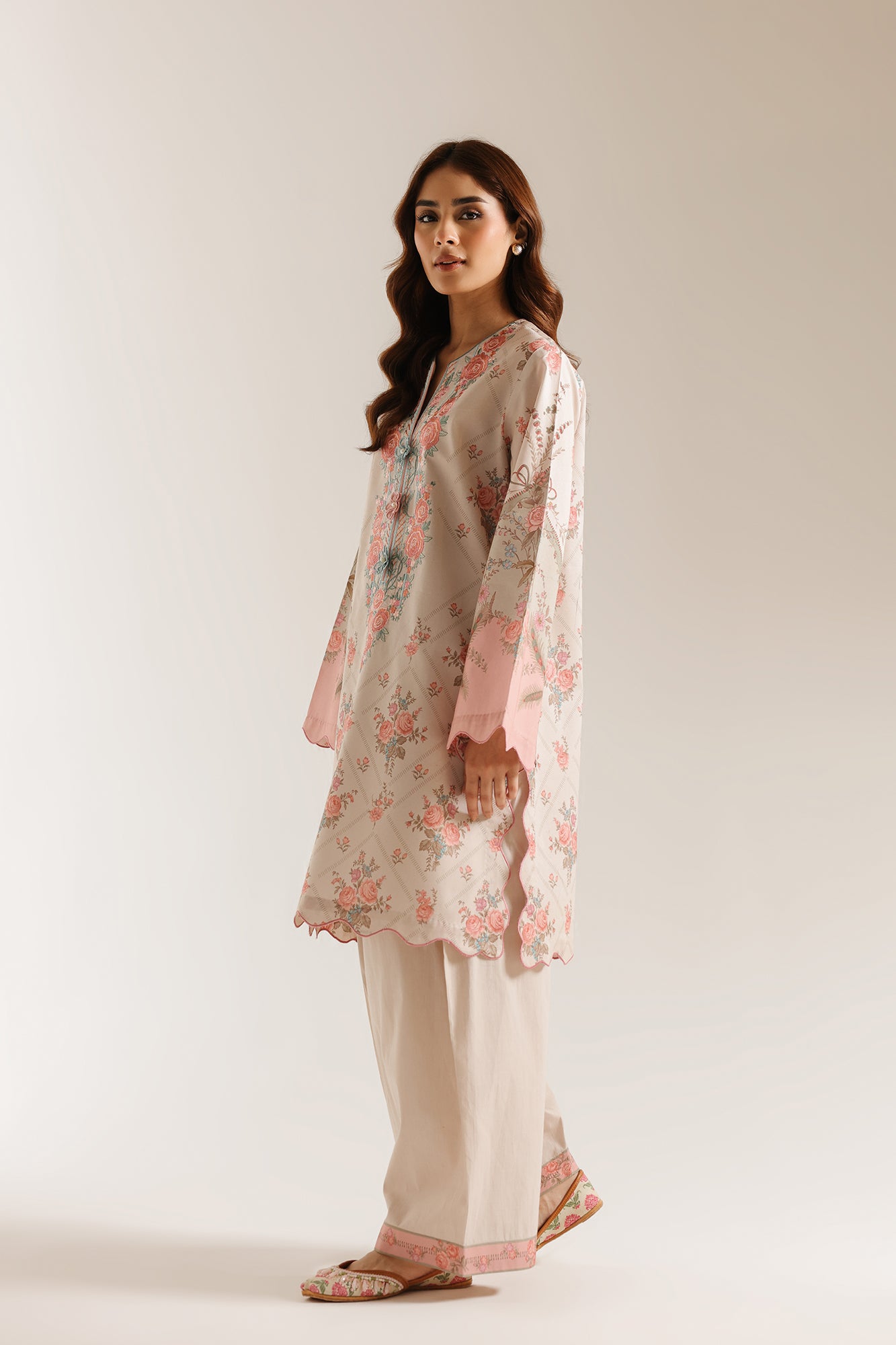 EMBROIDERED SUIT (E1018/203/330)