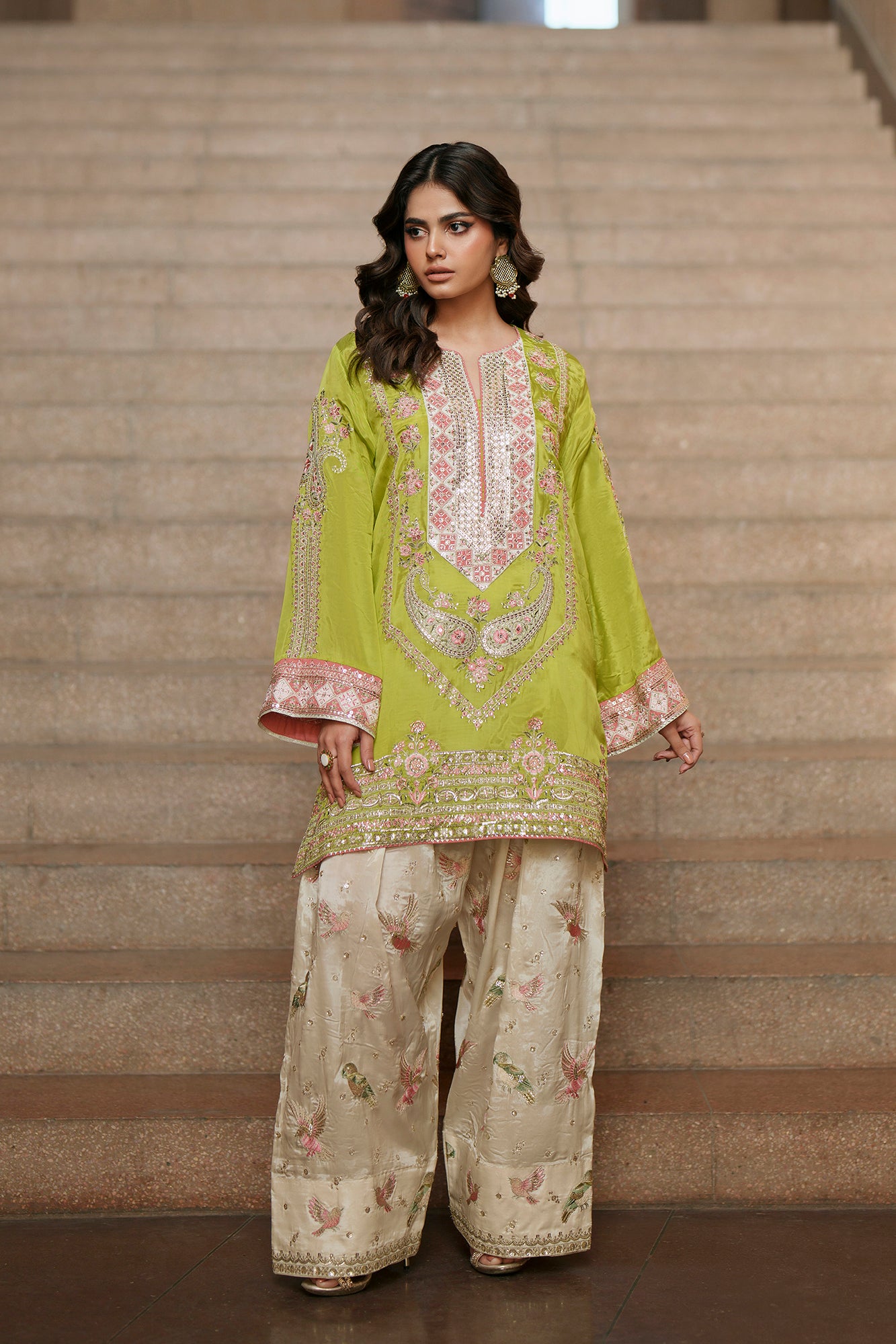EMBROIDERED SUIT (E1025/104/123)