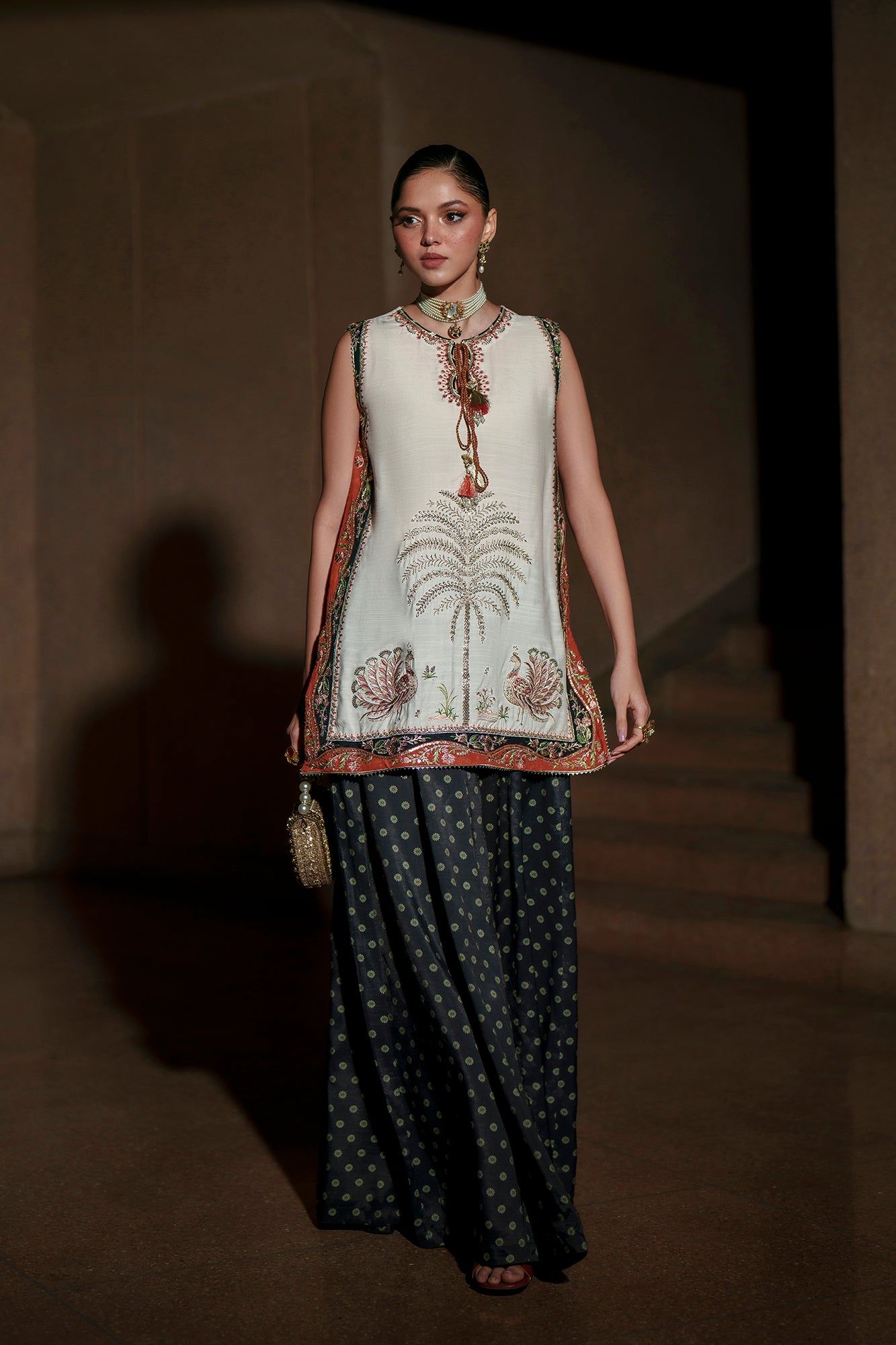 EMBROIDERED SUIT (E1028/104/002)