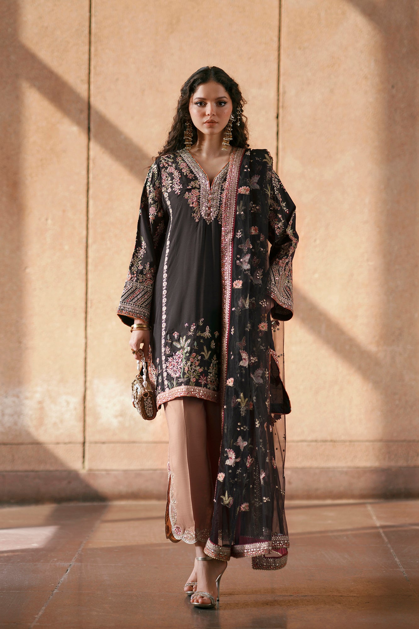 EMBROIDERED SUIT (E1029/104/902)