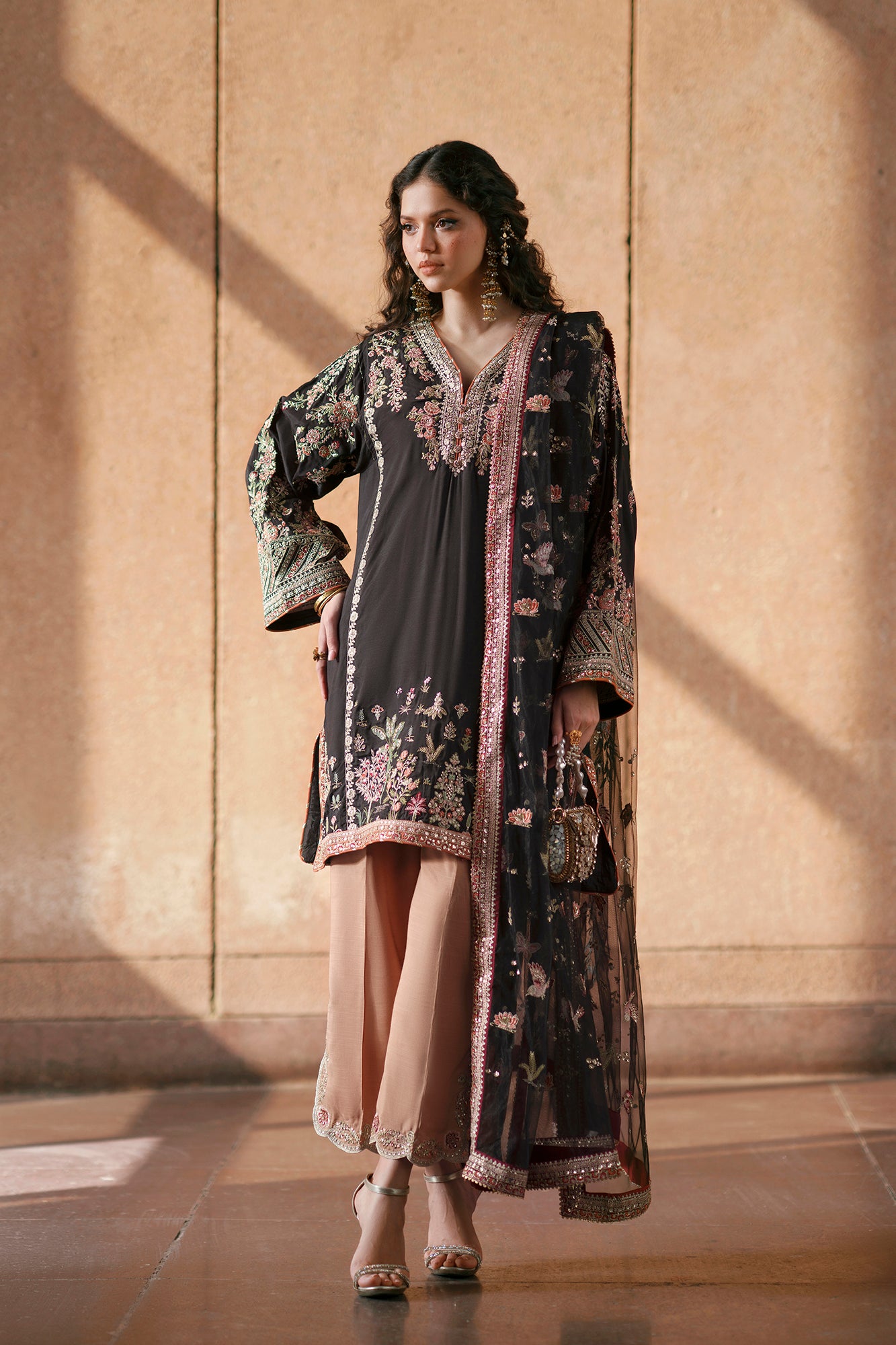 EMBROIDERED SUIT (E1029/104/902)