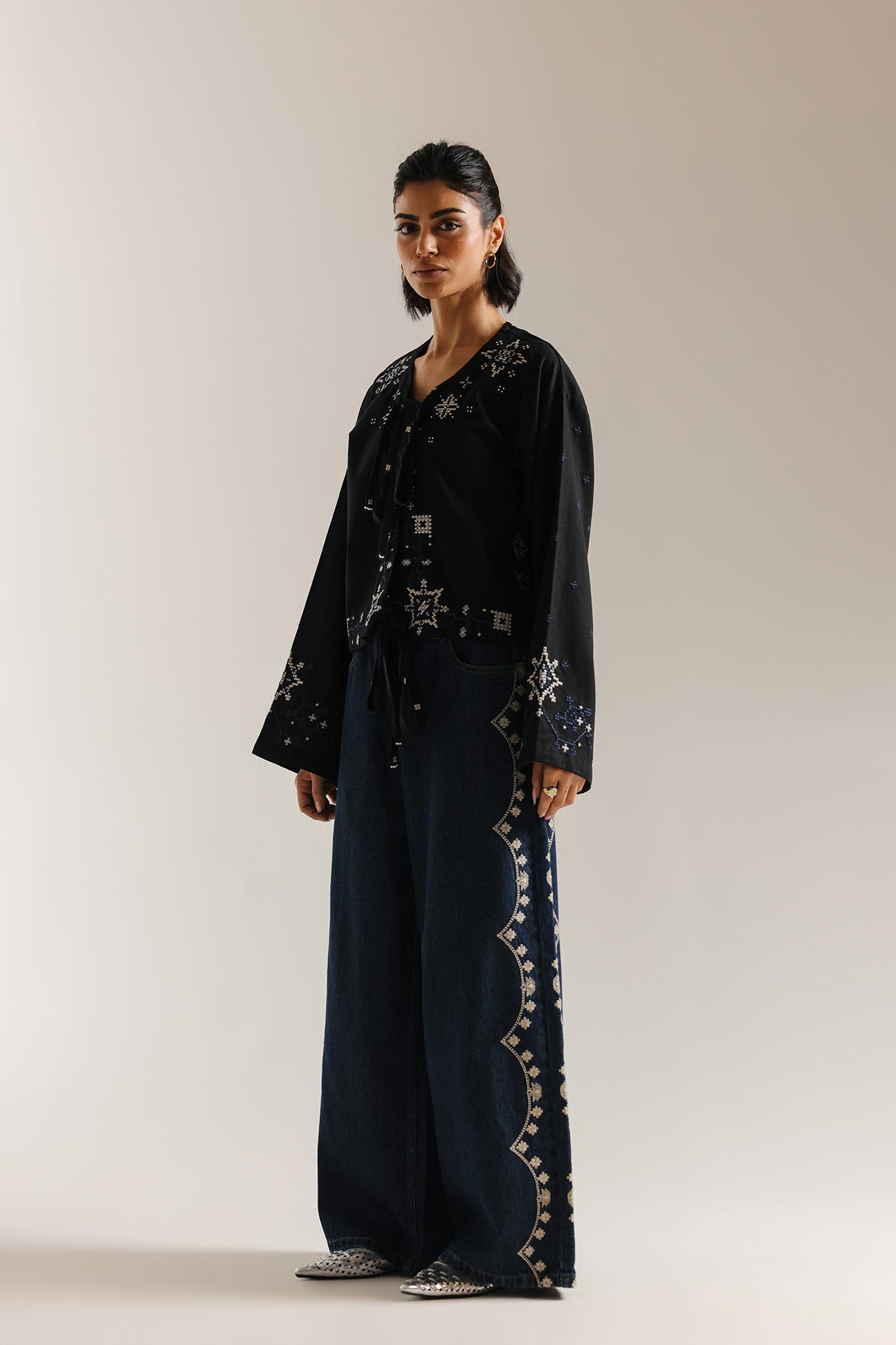 EMBROIDERED TOP (E1030/101/902)