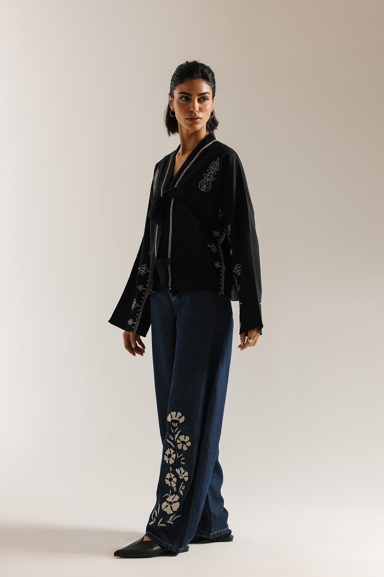 EMBROIDERED TOP (E1031/101/902)