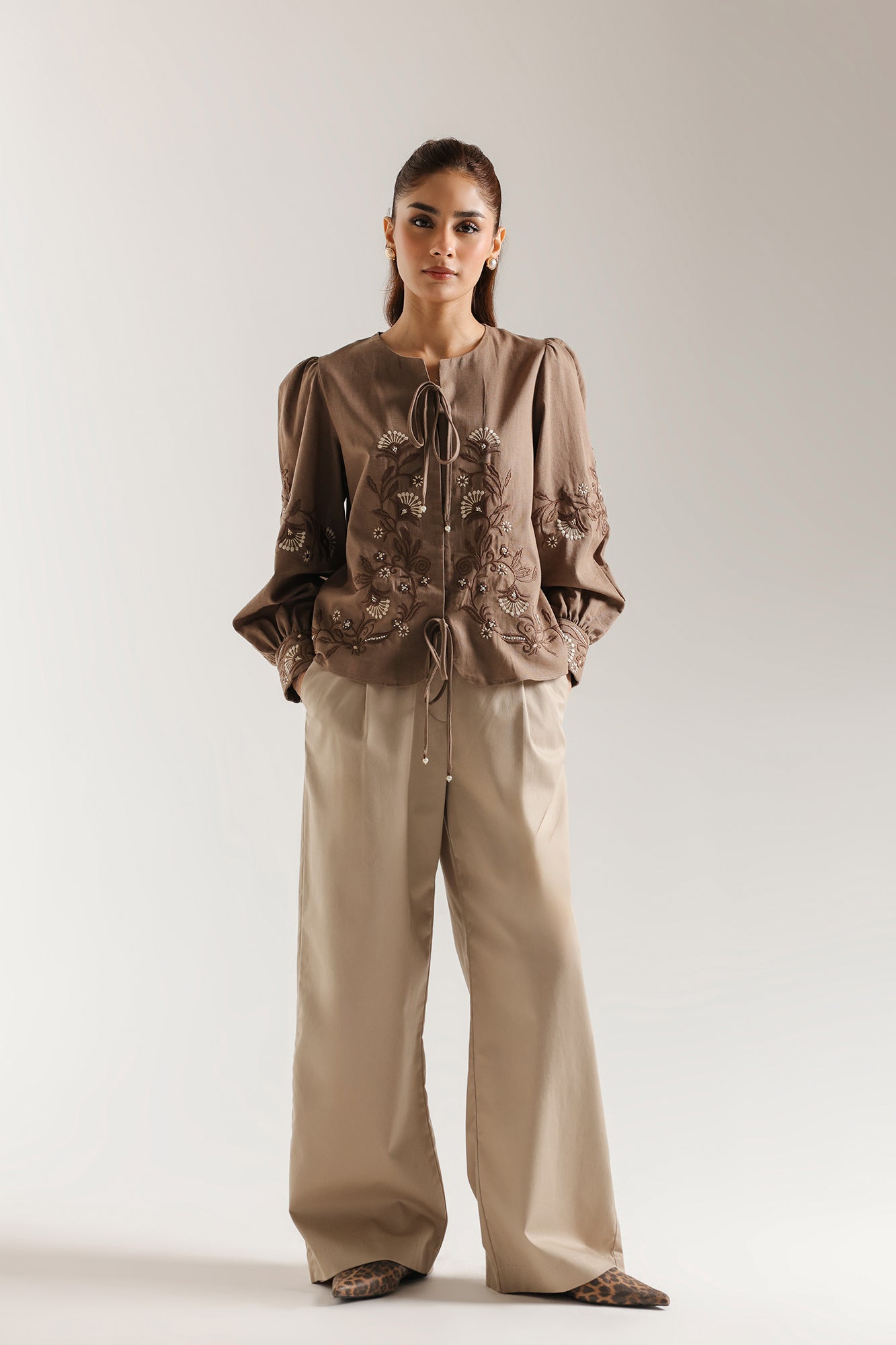 EMBROIDERED TOP (E1032/101/128)