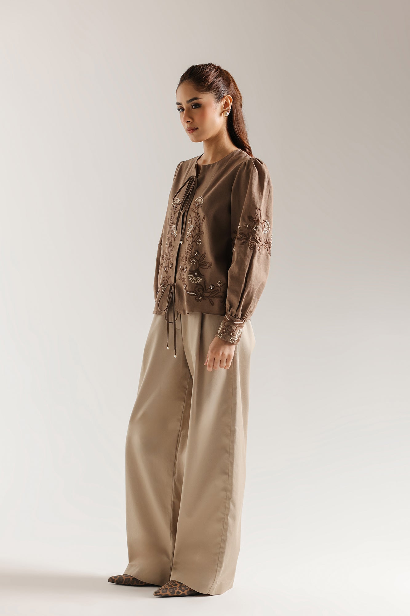 EMBROIDERED TOP (E1032/101/128)