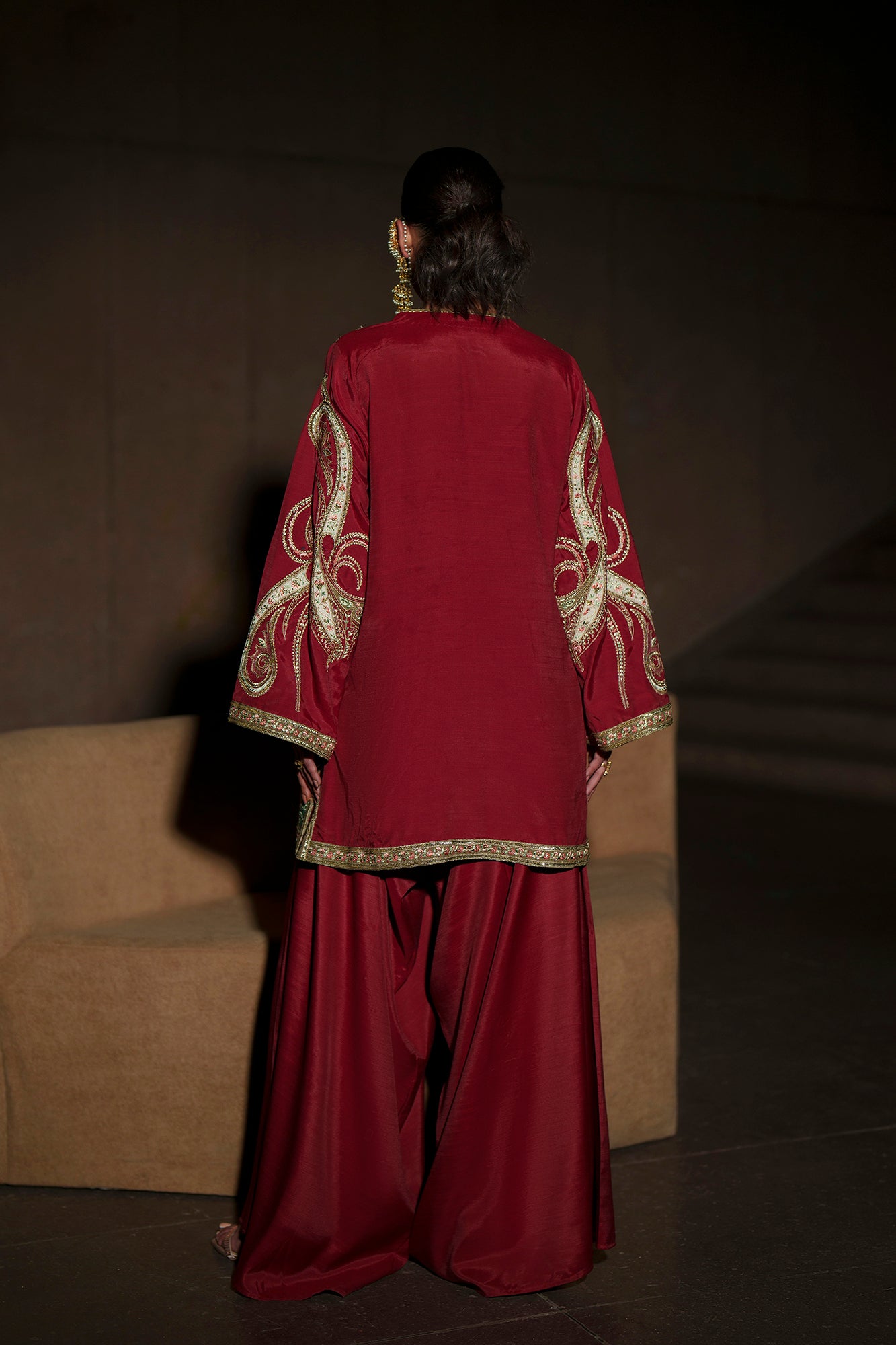 EMBROIDERED SUIT (E1033/104/416)