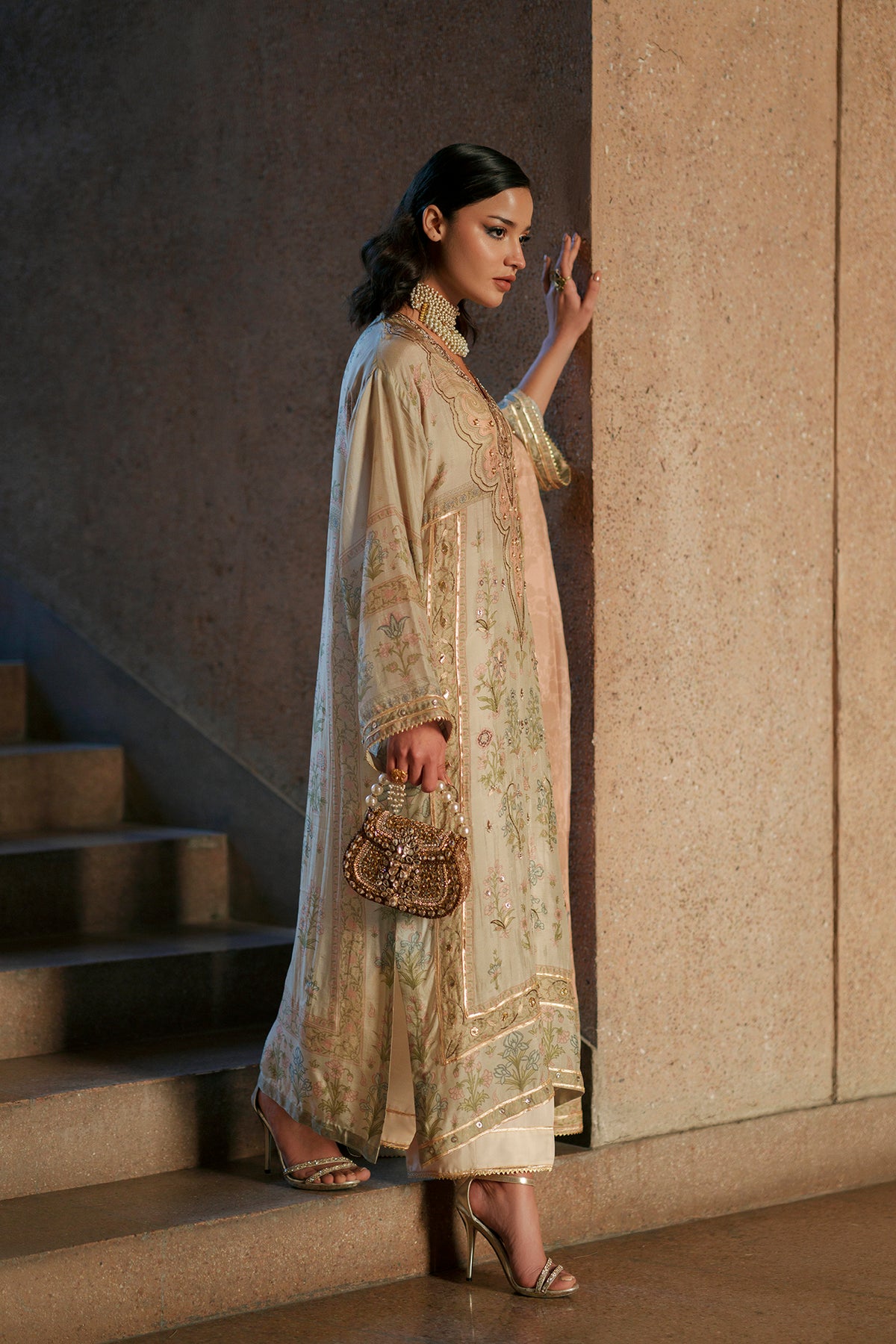 EMBROIDERED SUIT (E1034/104/817)