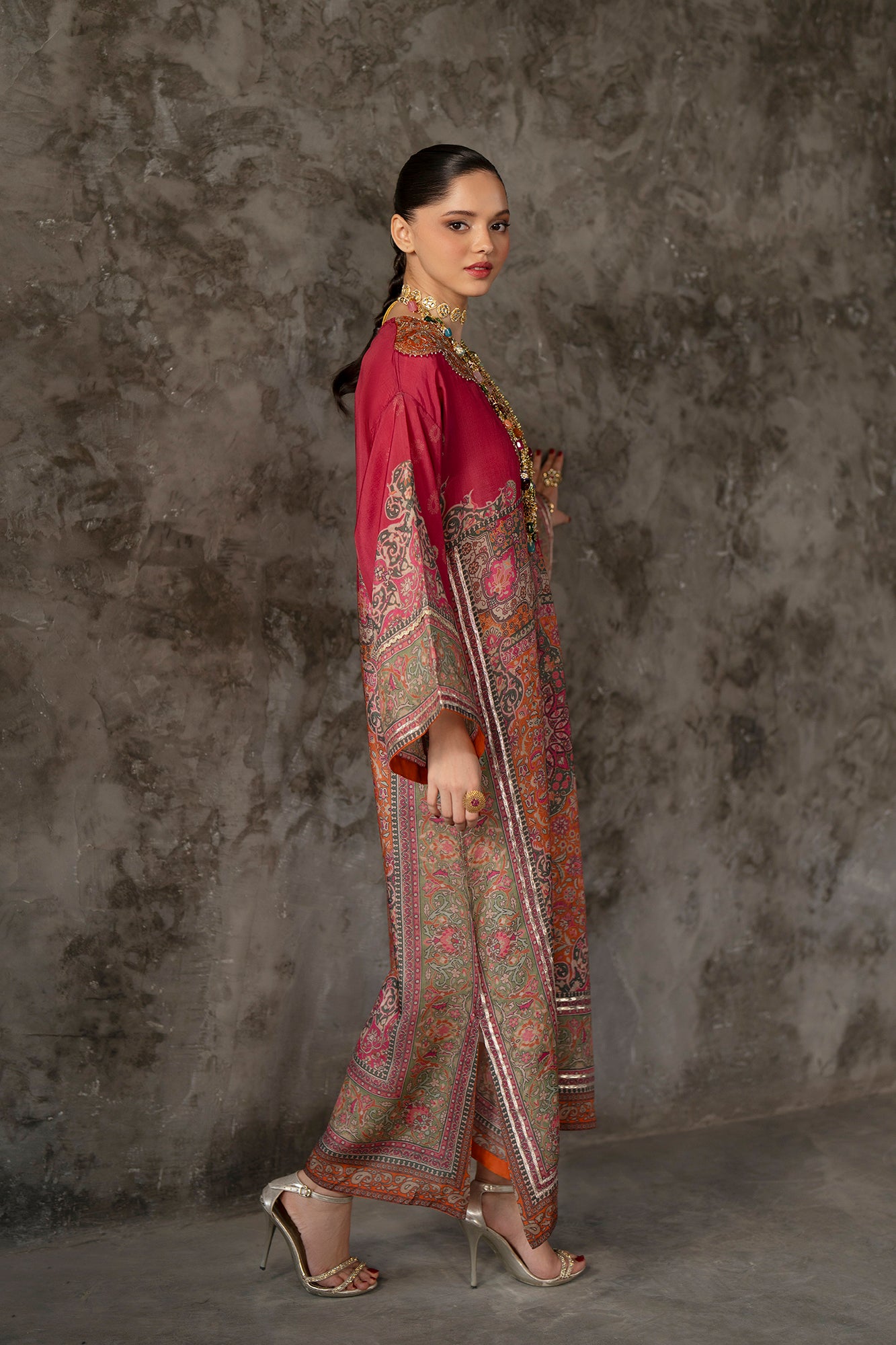 EMBROIDERED KAFTAN (E1035/104/411)