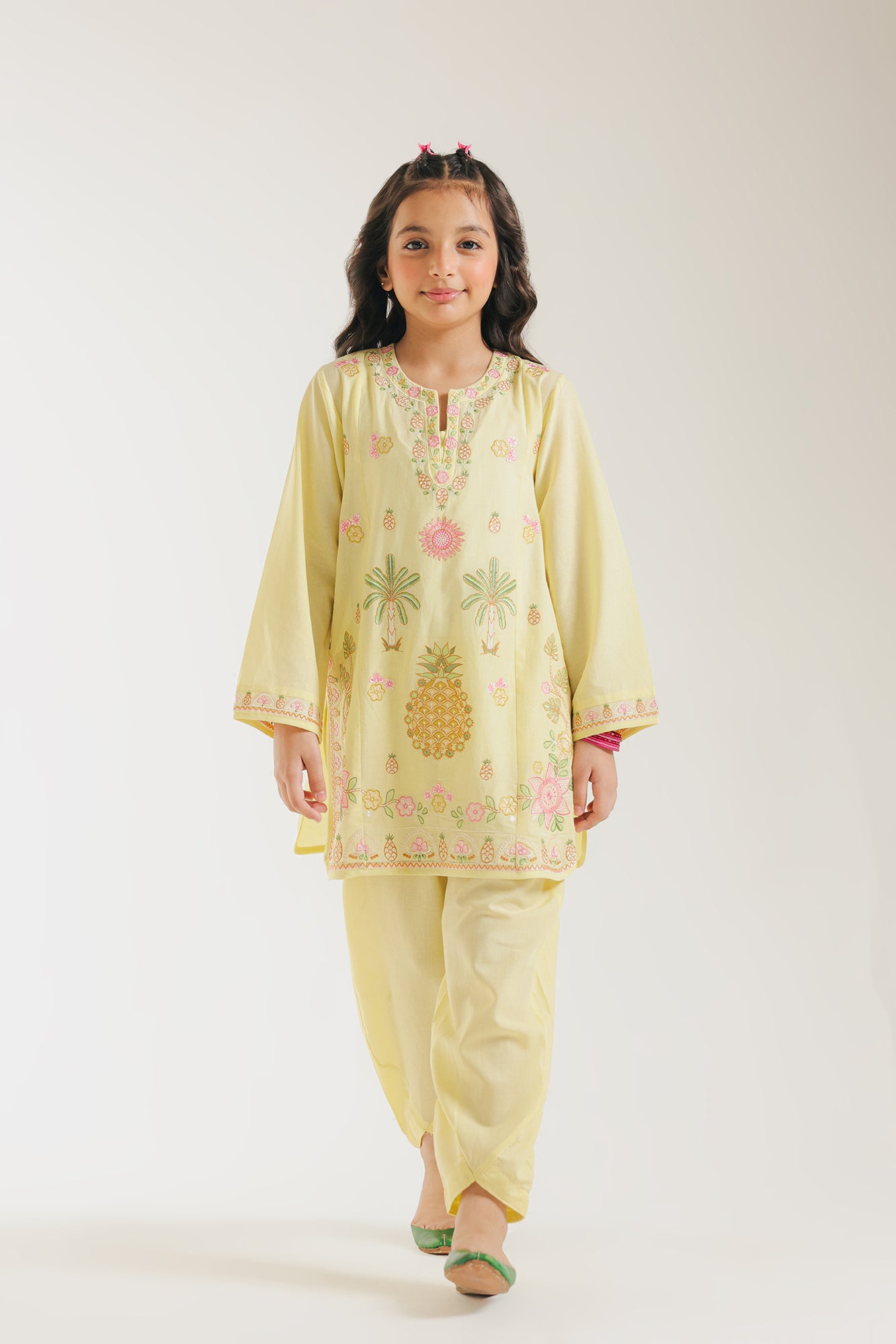 EMBROIDERED SUIT (E1035/402/110 E1035/302/110)