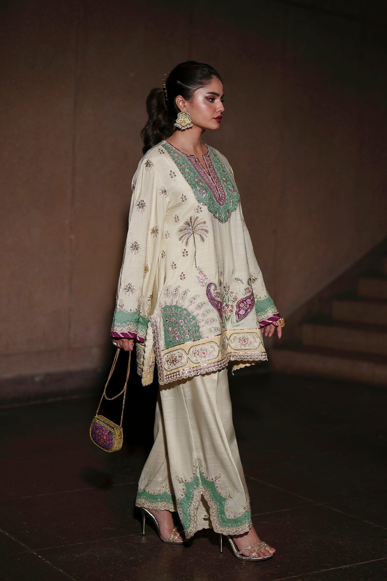 EMBROIDERED SUIT (E1036/104/002)