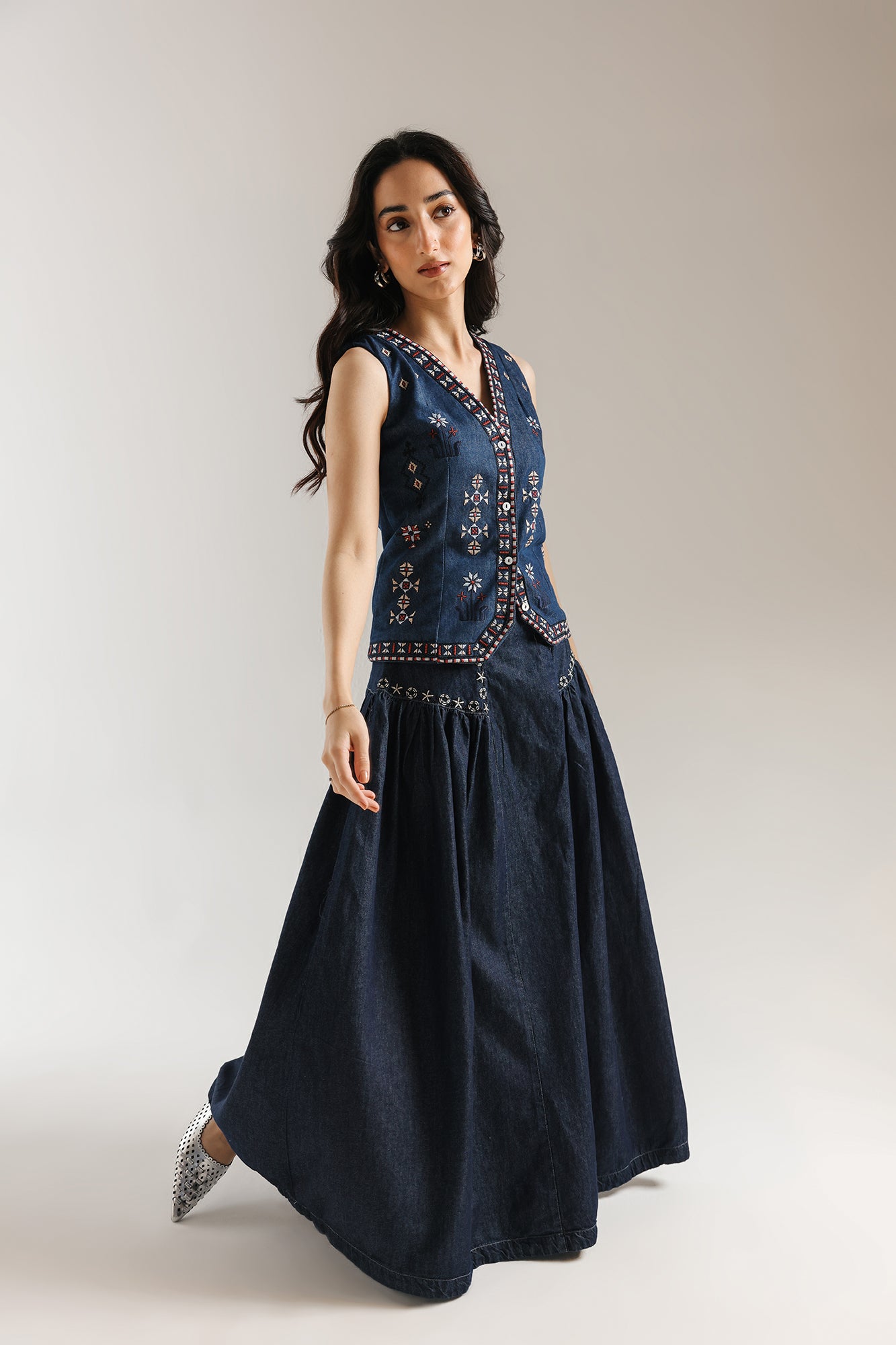 EMBROIDERED SKIRT (E1038/101/906)