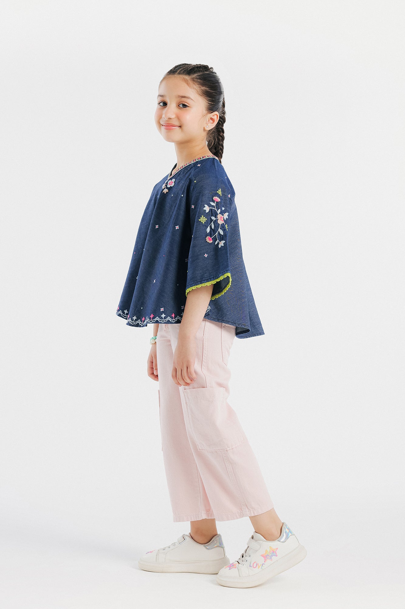 EMBROIDERED TOP (E1040/401/618)
