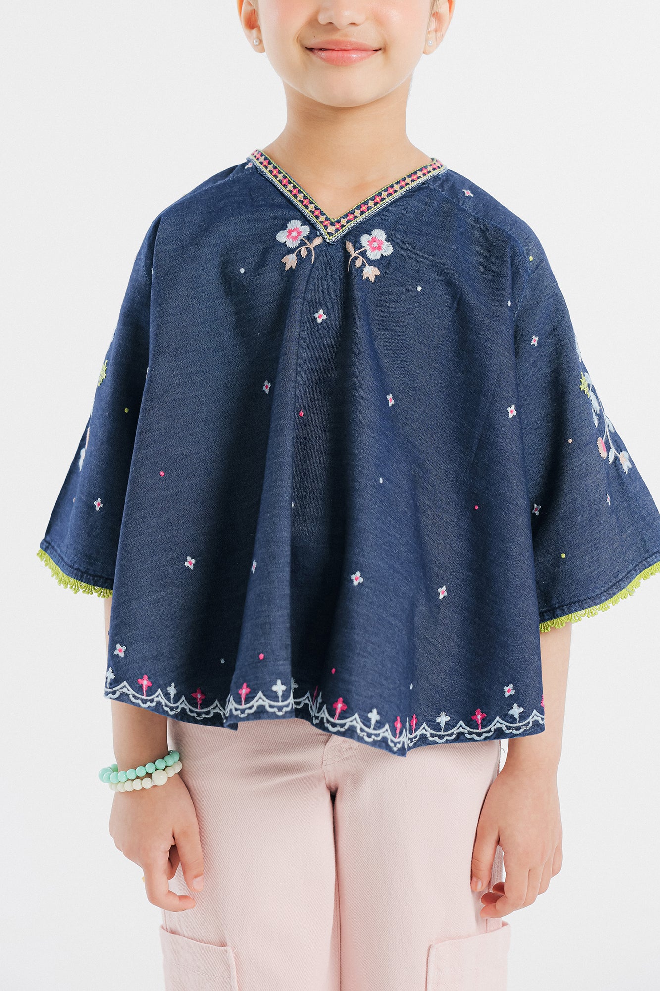 EMBROIDERED TOP (E1040/401/618)