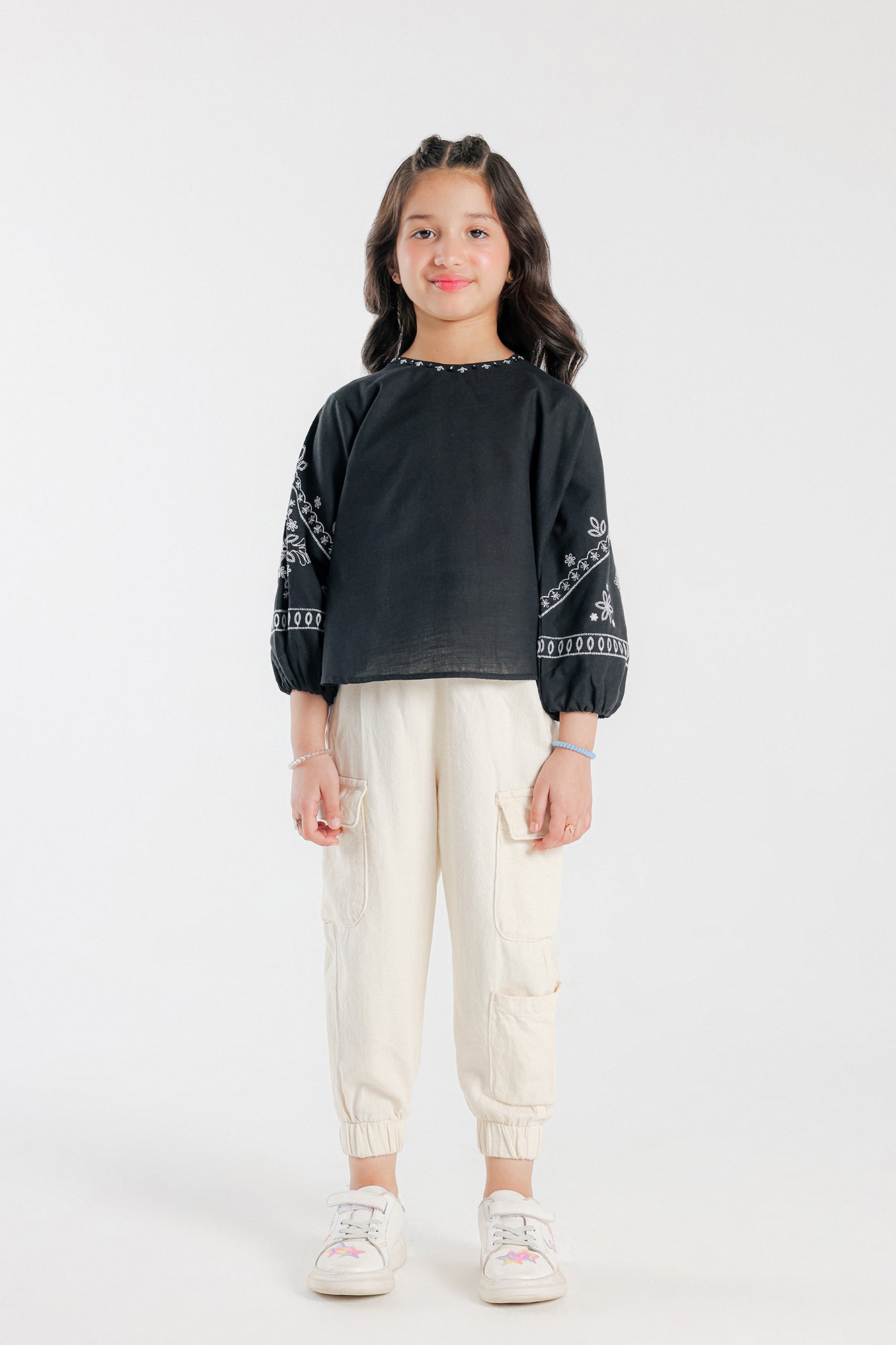 EMBROIDERED TOP (E1042/401/901)