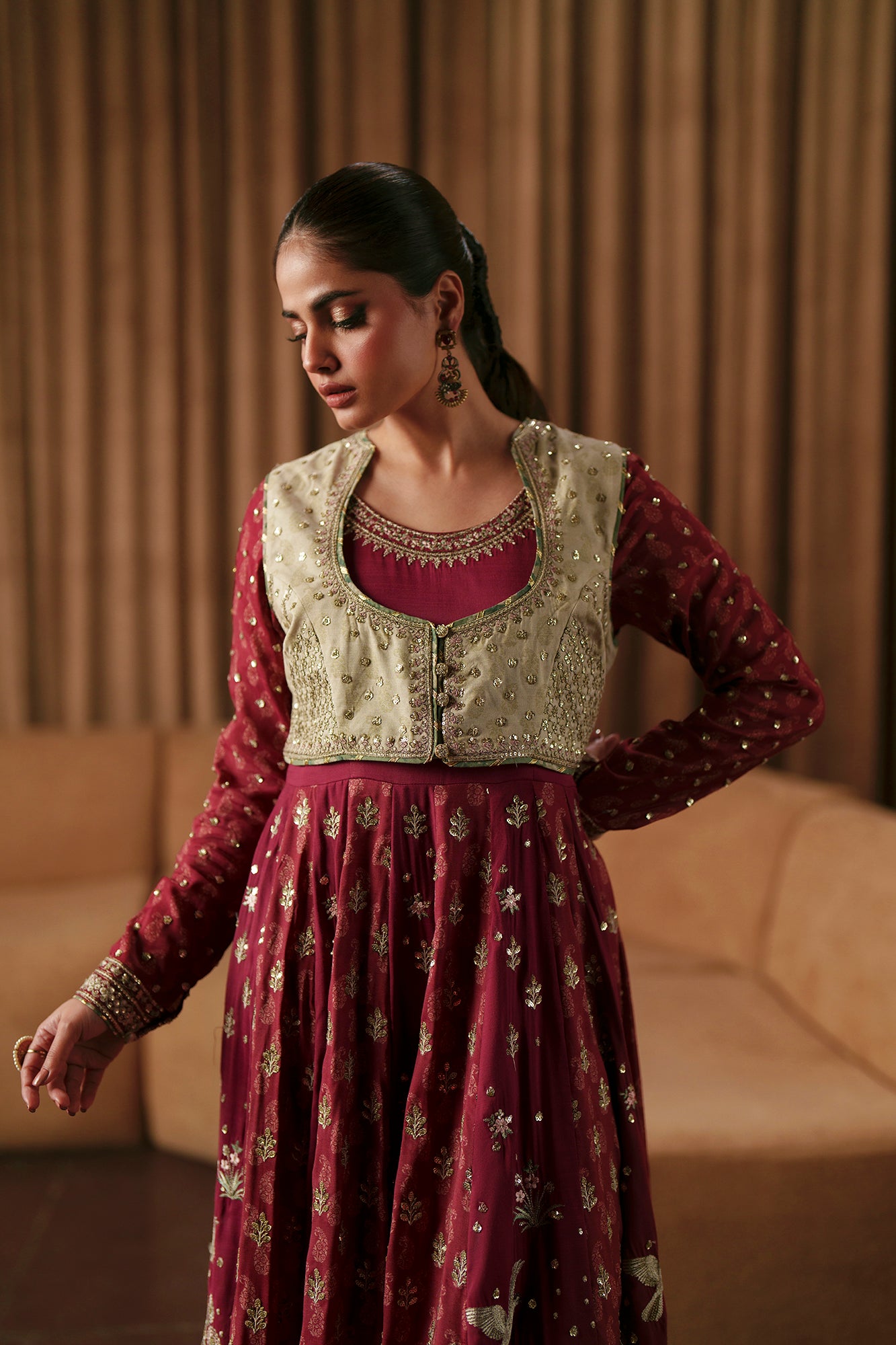 EMBROIDERED SUIT (E1045/104/306)