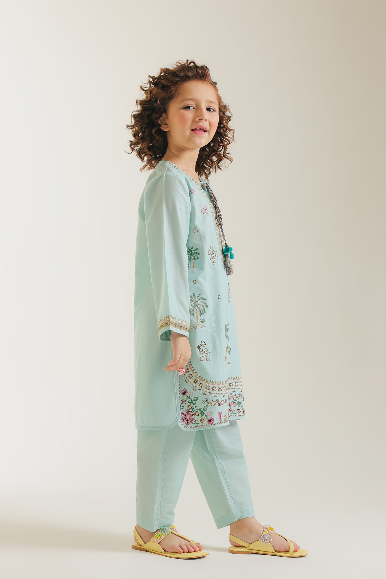 EMBROIDERED SUIT (E1046/402/721 E1046/302/721)