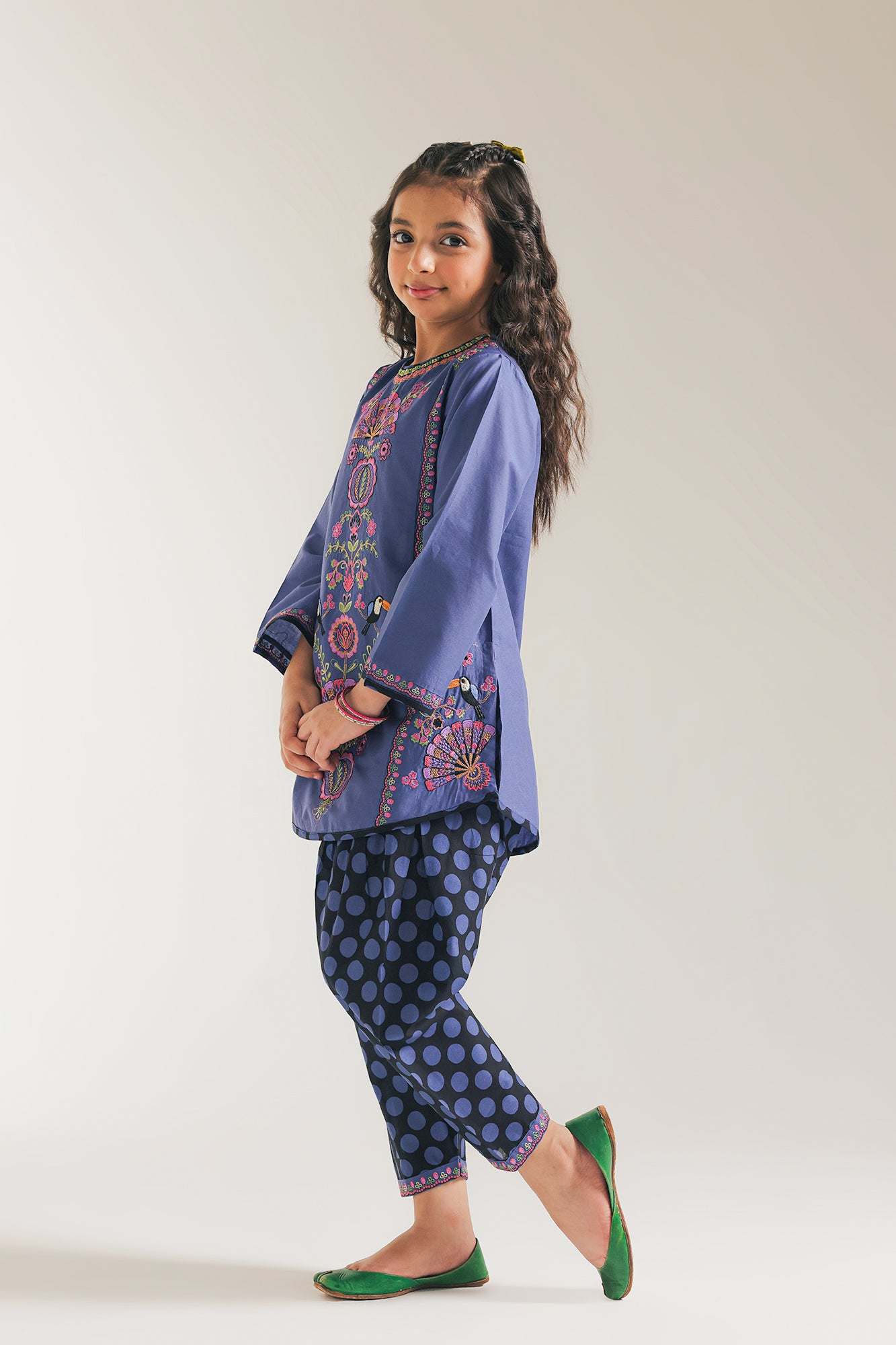 EMBROIDERED SUIT (E1047/402/603 E1047/302/603)