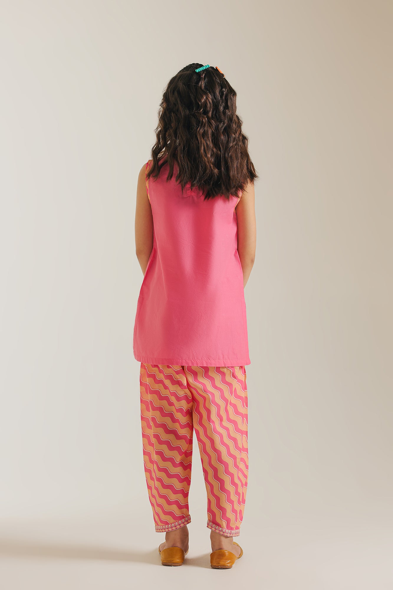EMBROIDERED SUIT (E1048/402/423 E1048/302/423)
