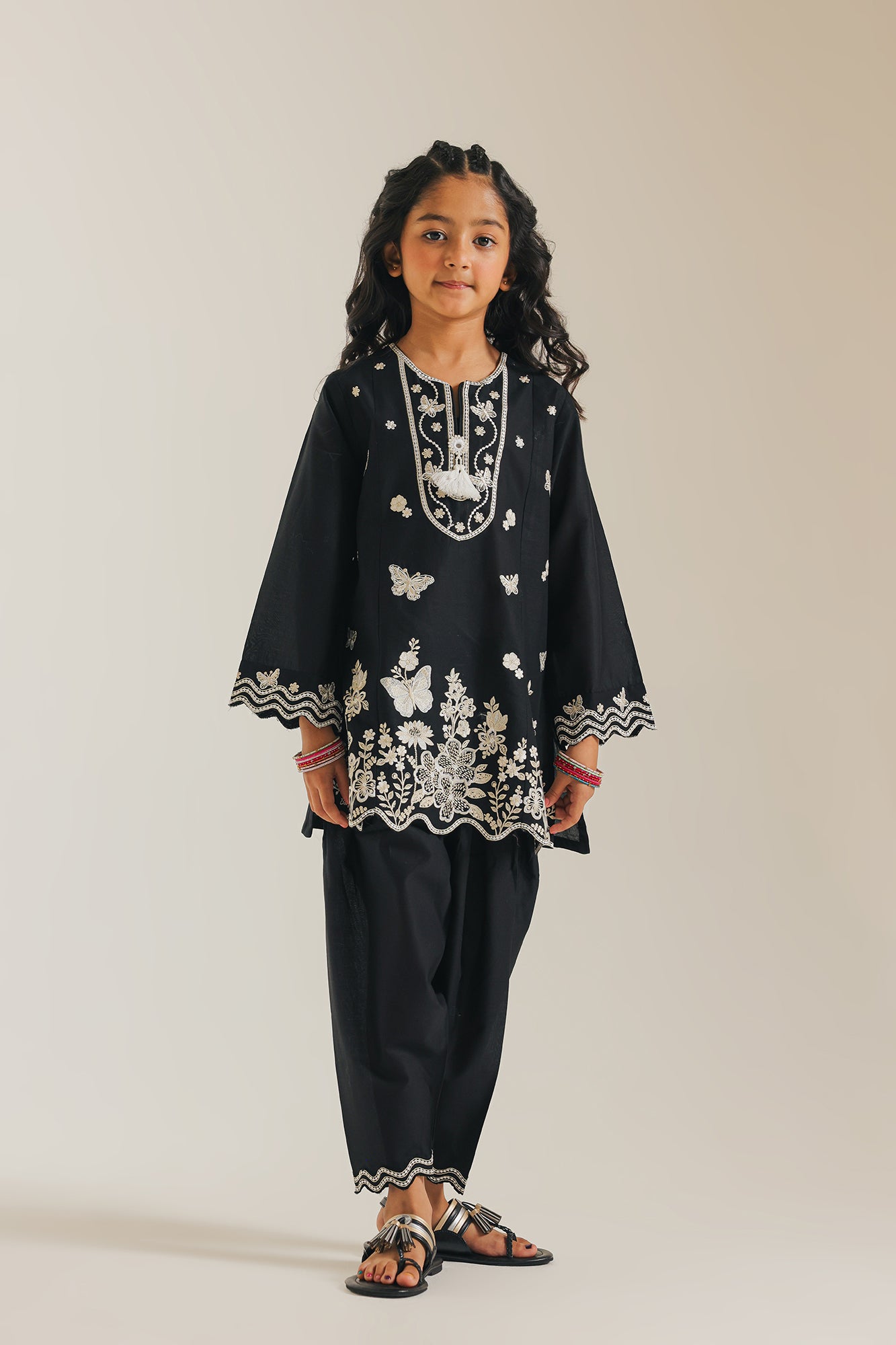 EMBROIDERED SUIT (E1051/402/902 E1051/302/902)