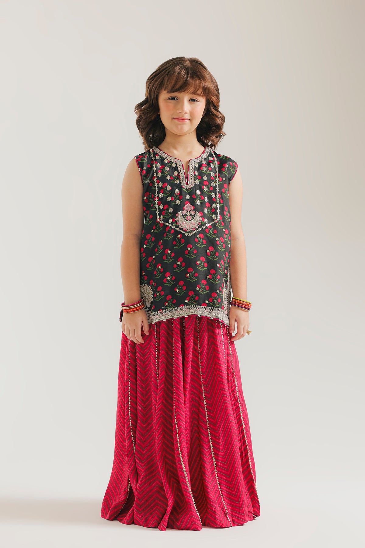 EMBROIDERED SUIT (E1055/404/901 E1055/304/901)