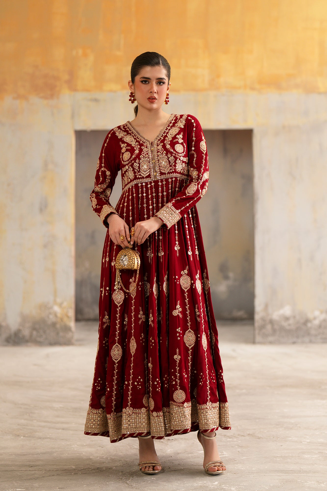 EMBROIDERED PISHWAS (E1056/104/416)