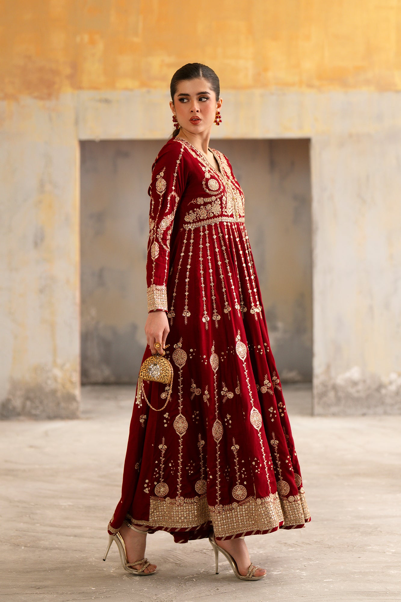 EMBROIDERED PISHWAS (E1056/104/416)