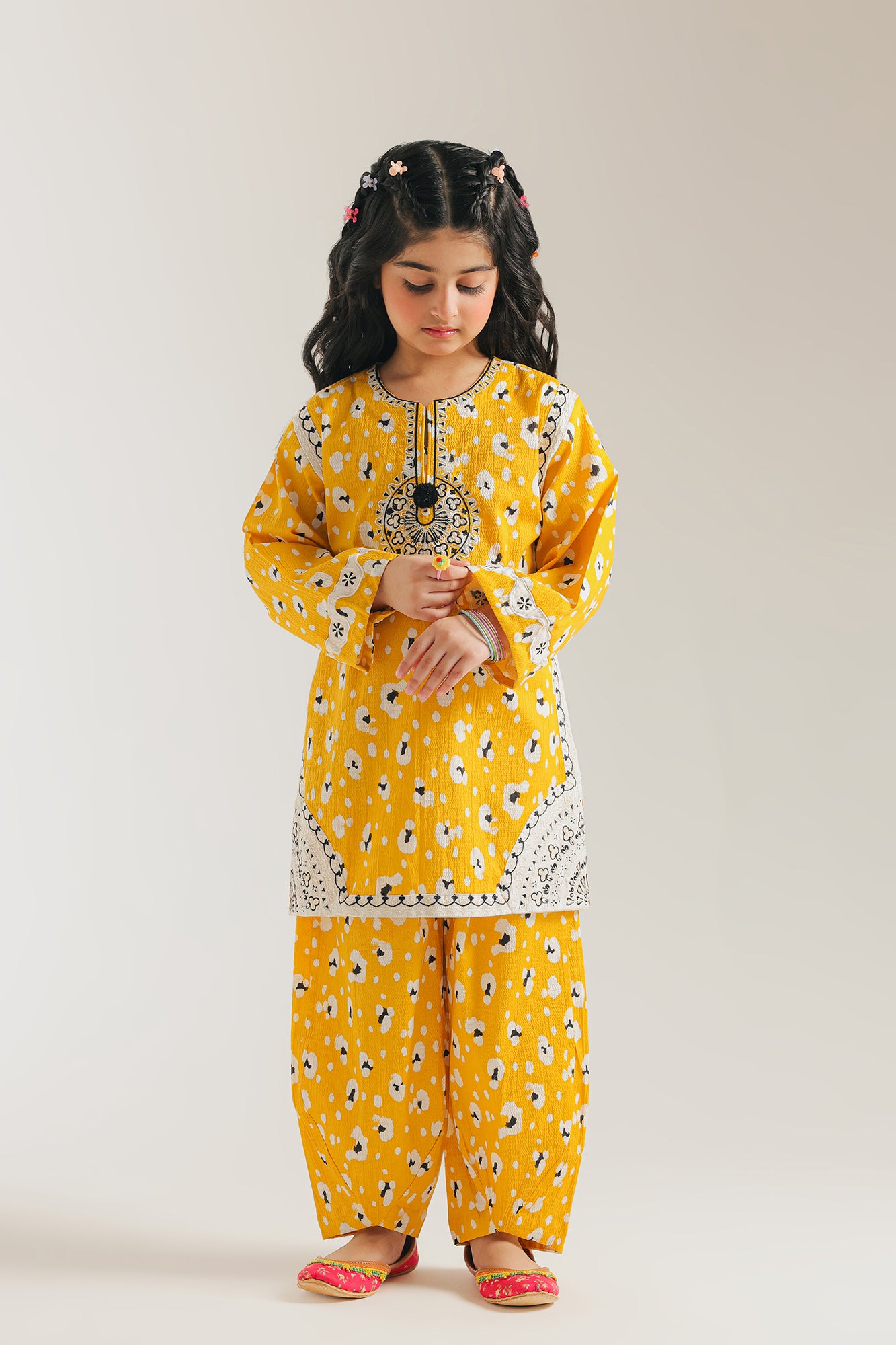EMBROIDERED SUIT (E1066/402/112 E1066/302/112)