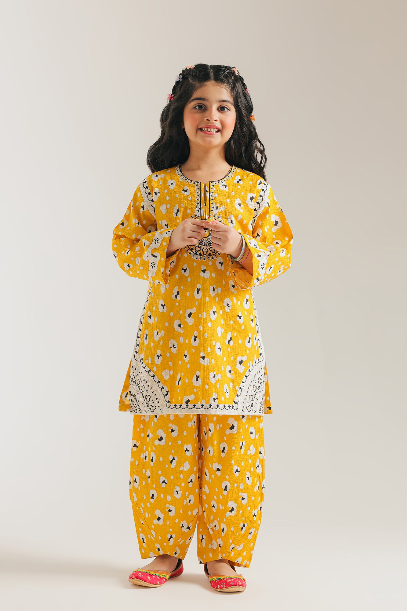 EMBROIDERED SUIT (E1066/402/112 E1066/302/112)