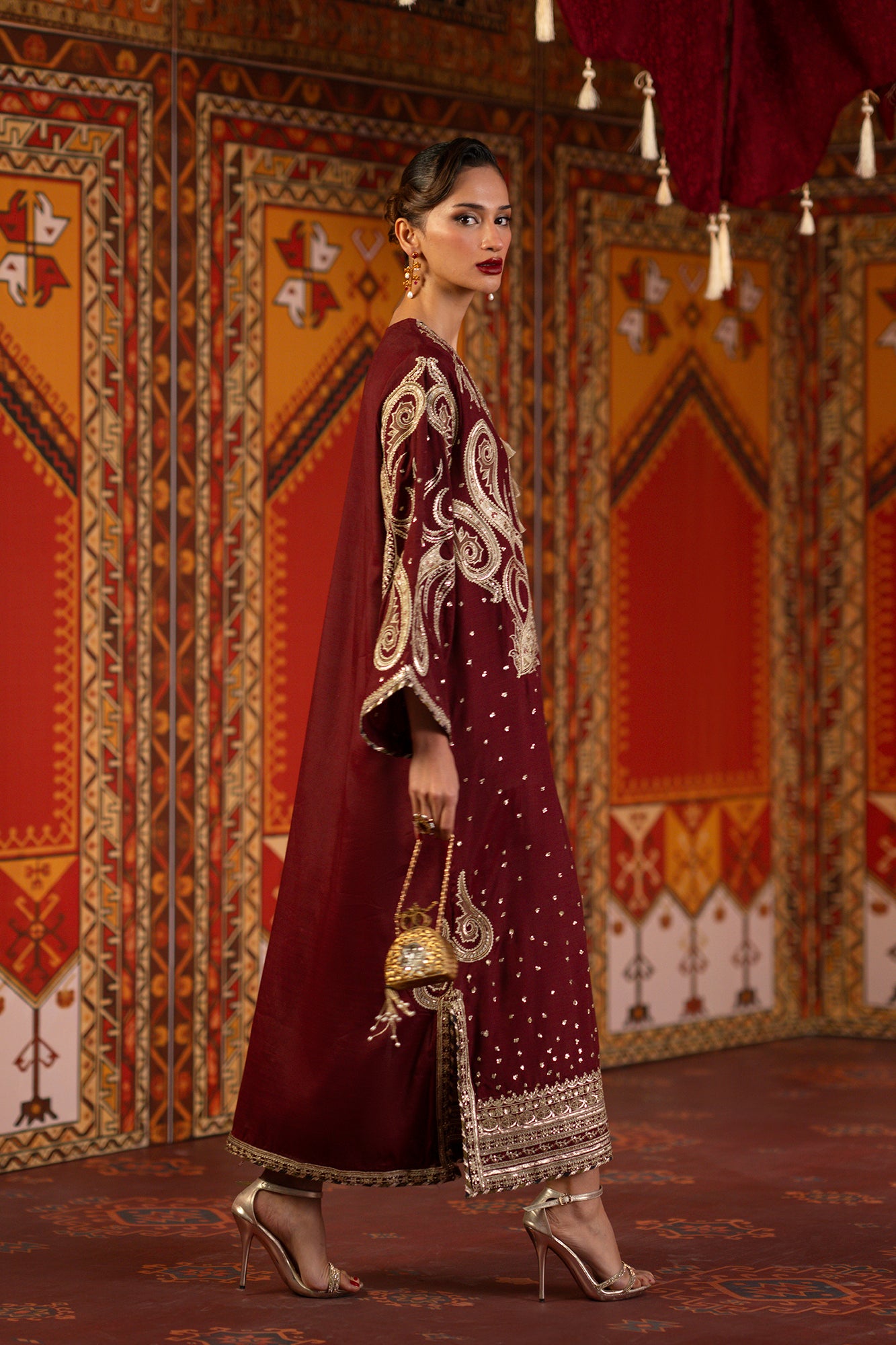 EMBROIDERED KAFTAN (E1069/104/415)